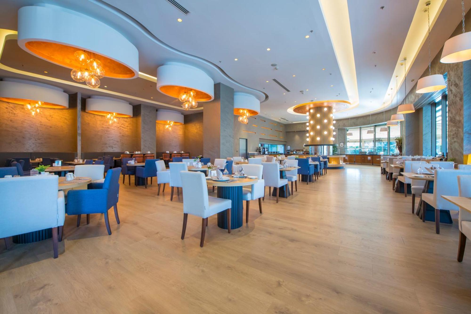 Crowne Plaza By Ihg 5*