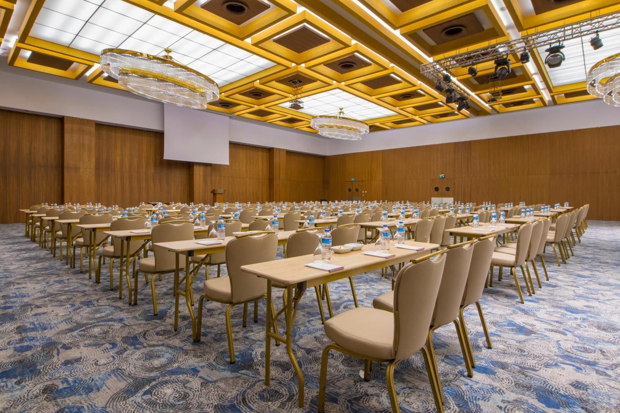 Crowne Plaza By Ihg