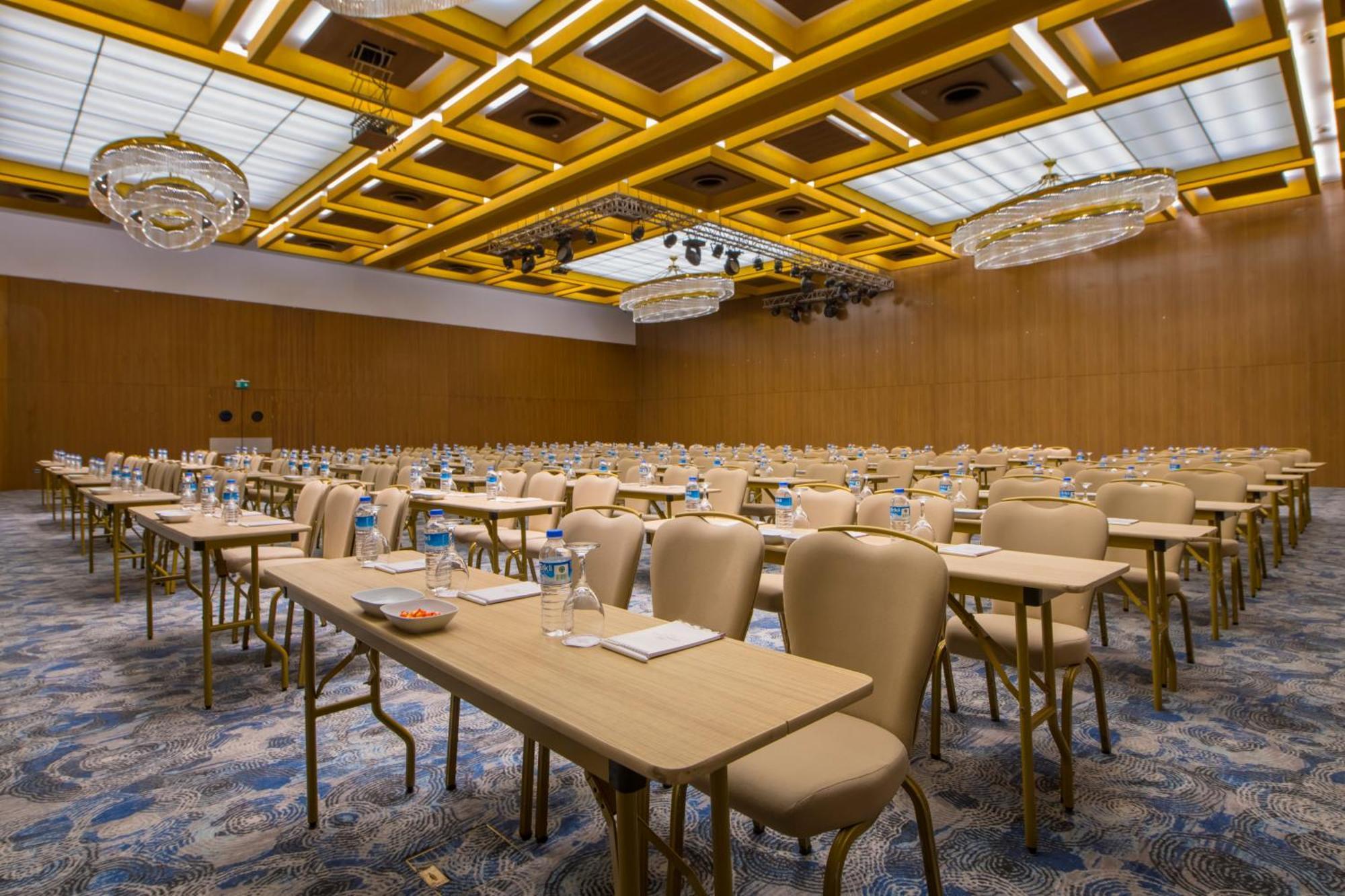 Crowne Plaza By Ihg Hotel 5*