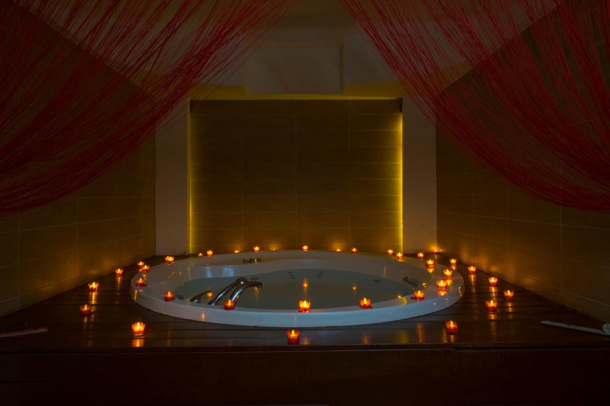 Crowne Plaza By Ihg 5*