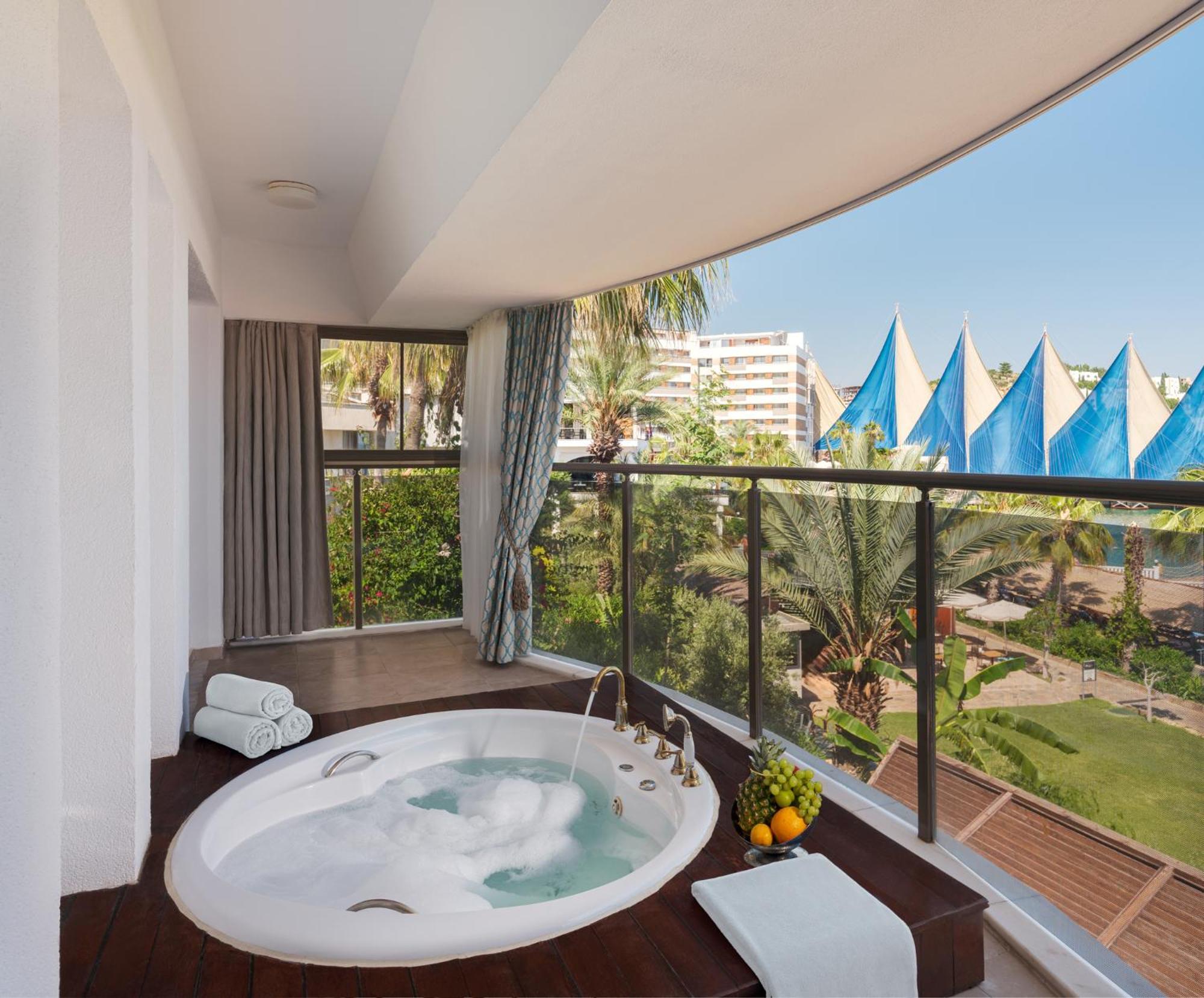 Adin Resort 5*
