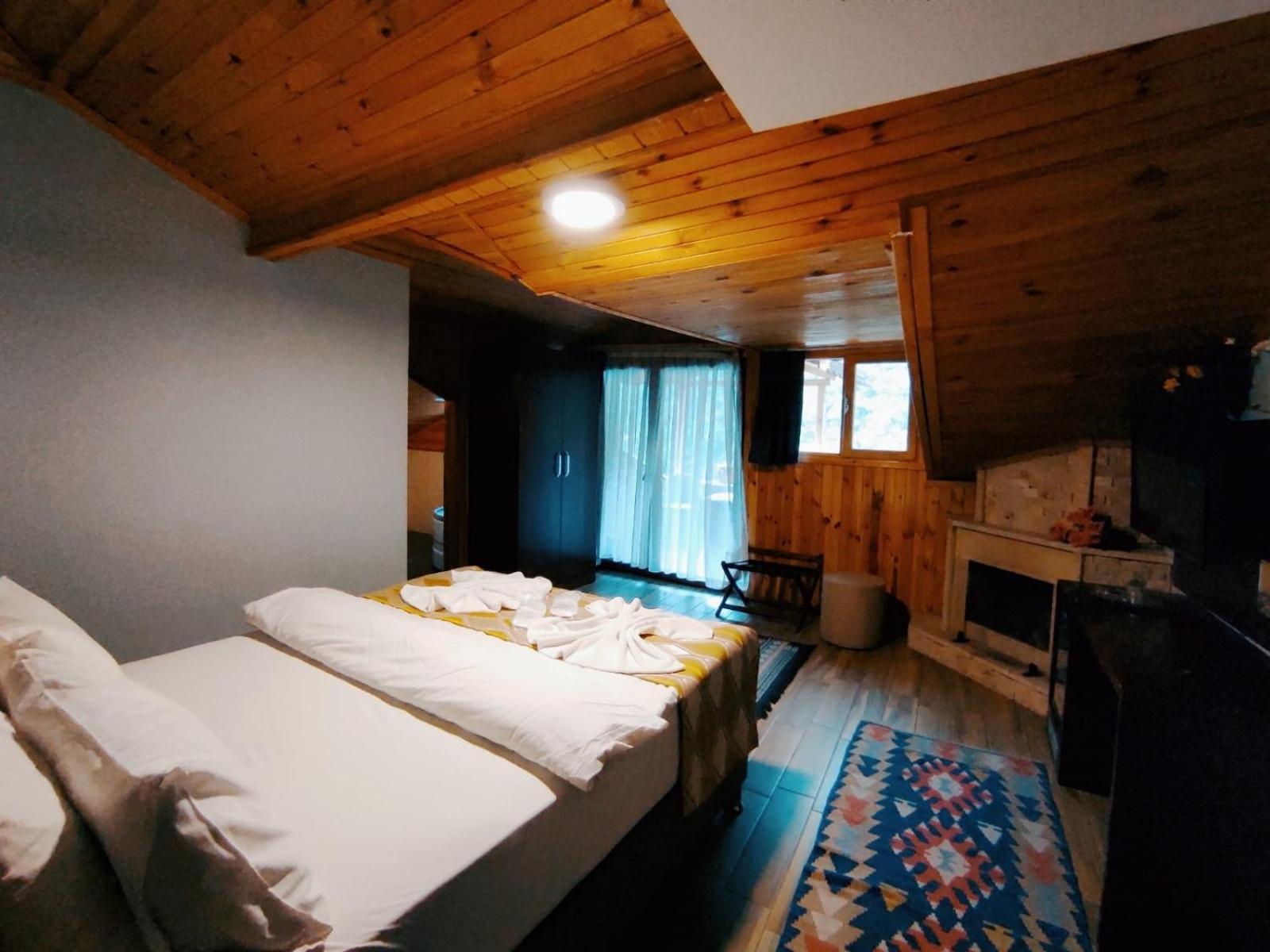 Hill River Hotel 3*