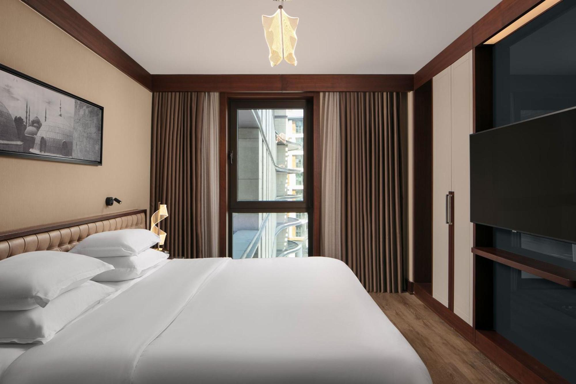 Sheraton Center Hotel