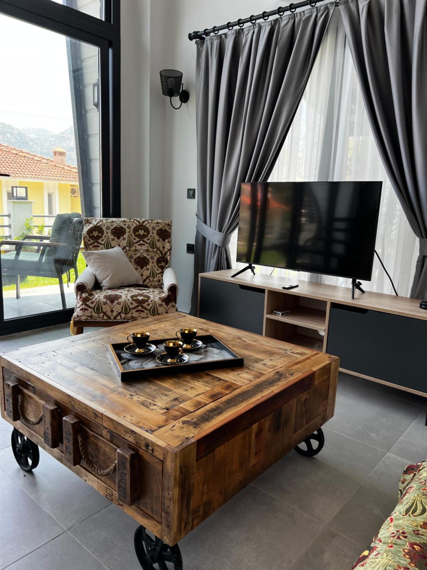 Villa Black Pearl Turunc *