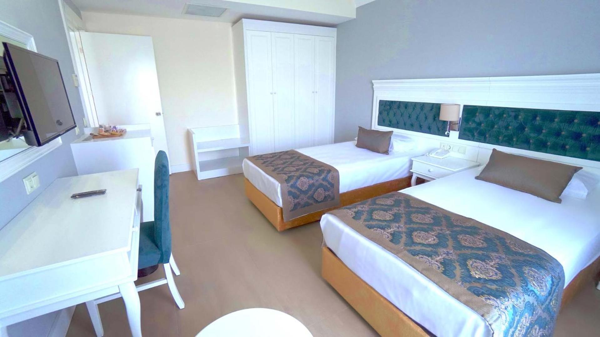 Dream World Palace Colakli