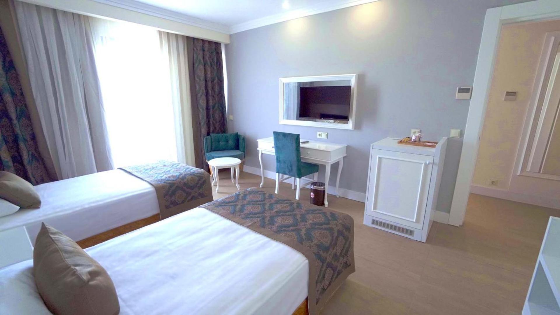 Dream World Palace Colakli