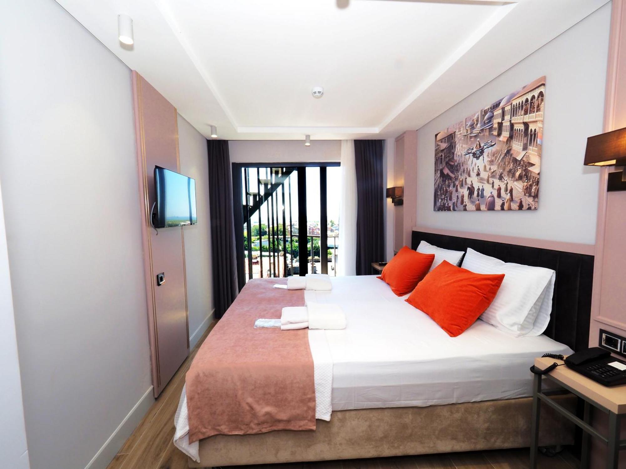 Premium Old Hotel 3*