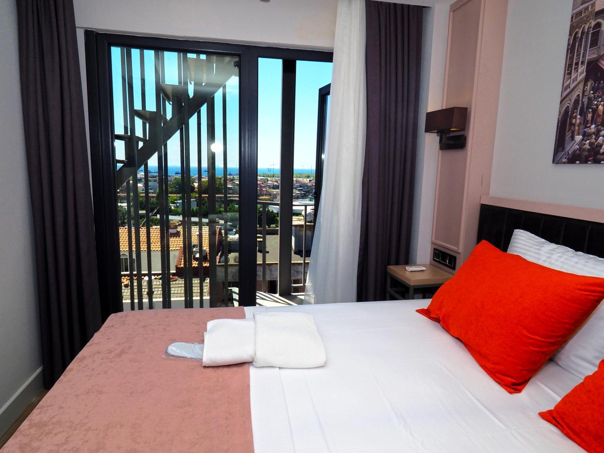Premium Old Hotel 3*