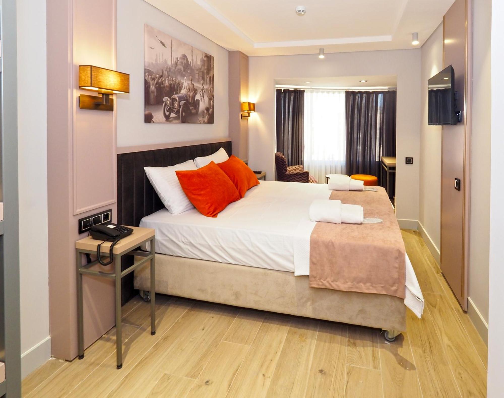 Premium Old Hotel
