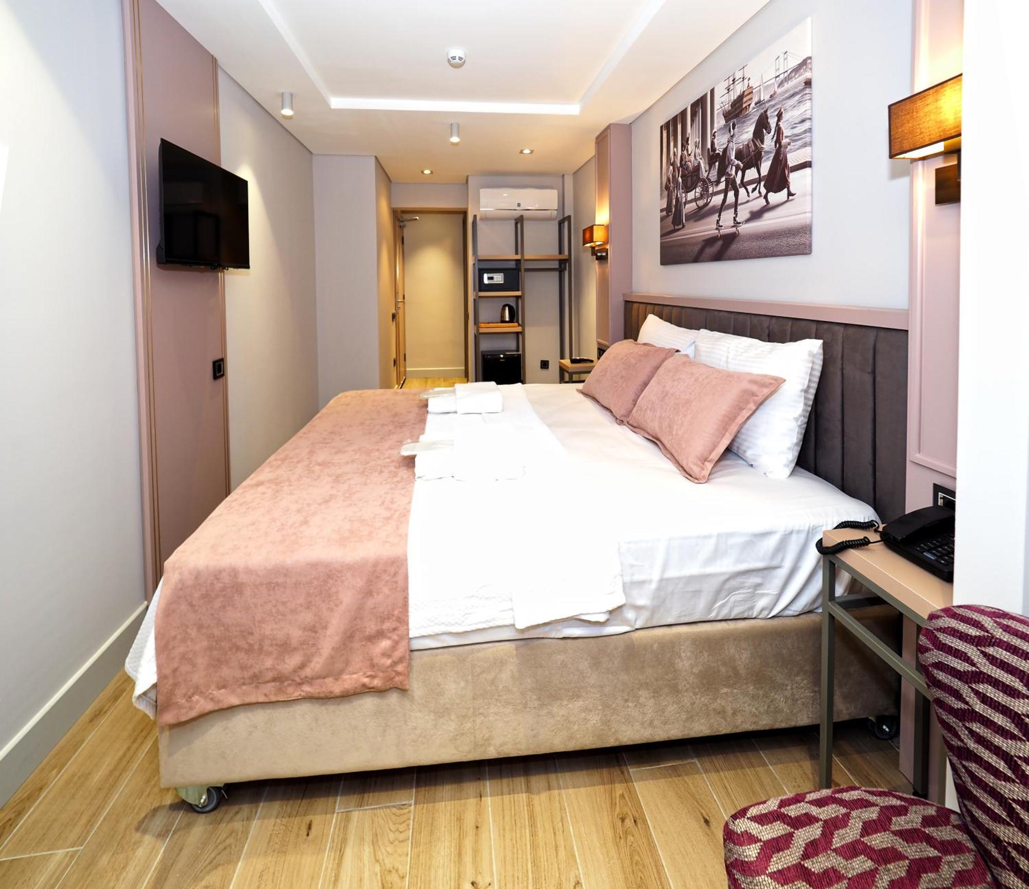 Premium Old Hotel 3*