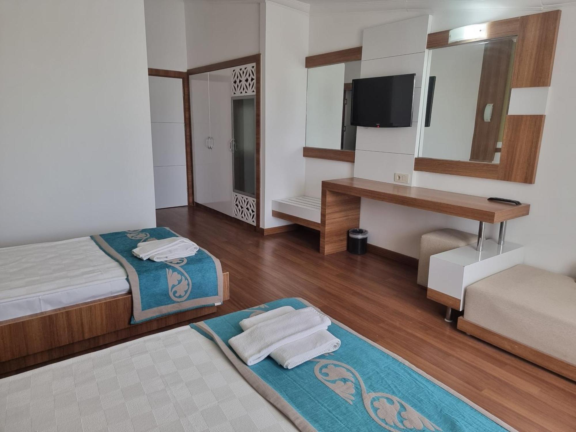 Luca Hotel 4*