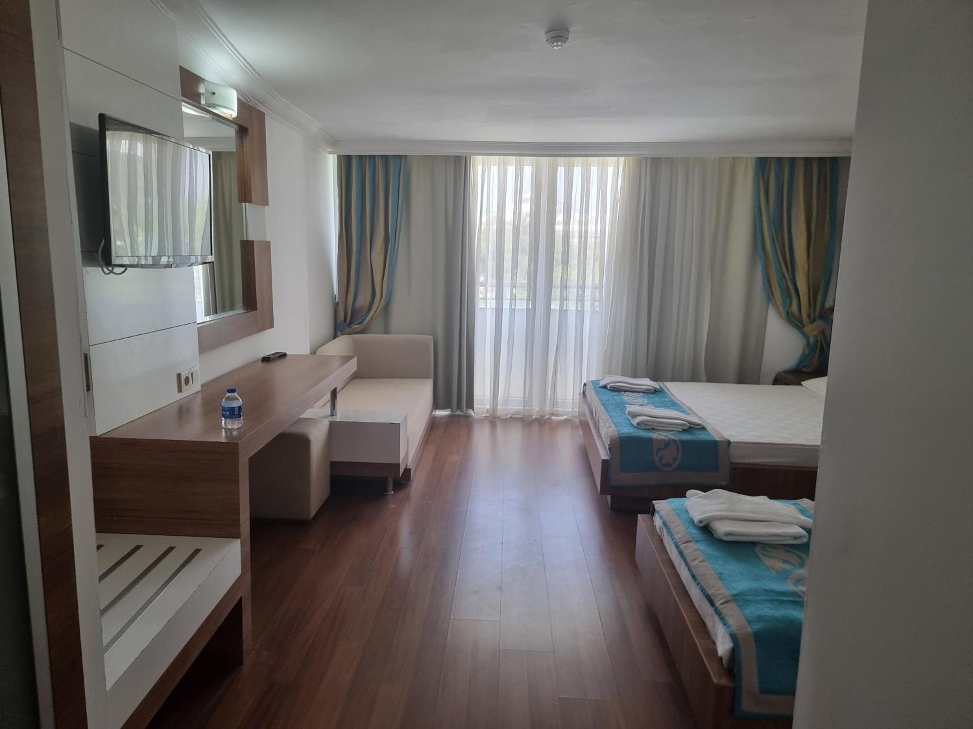 Luca Hotel