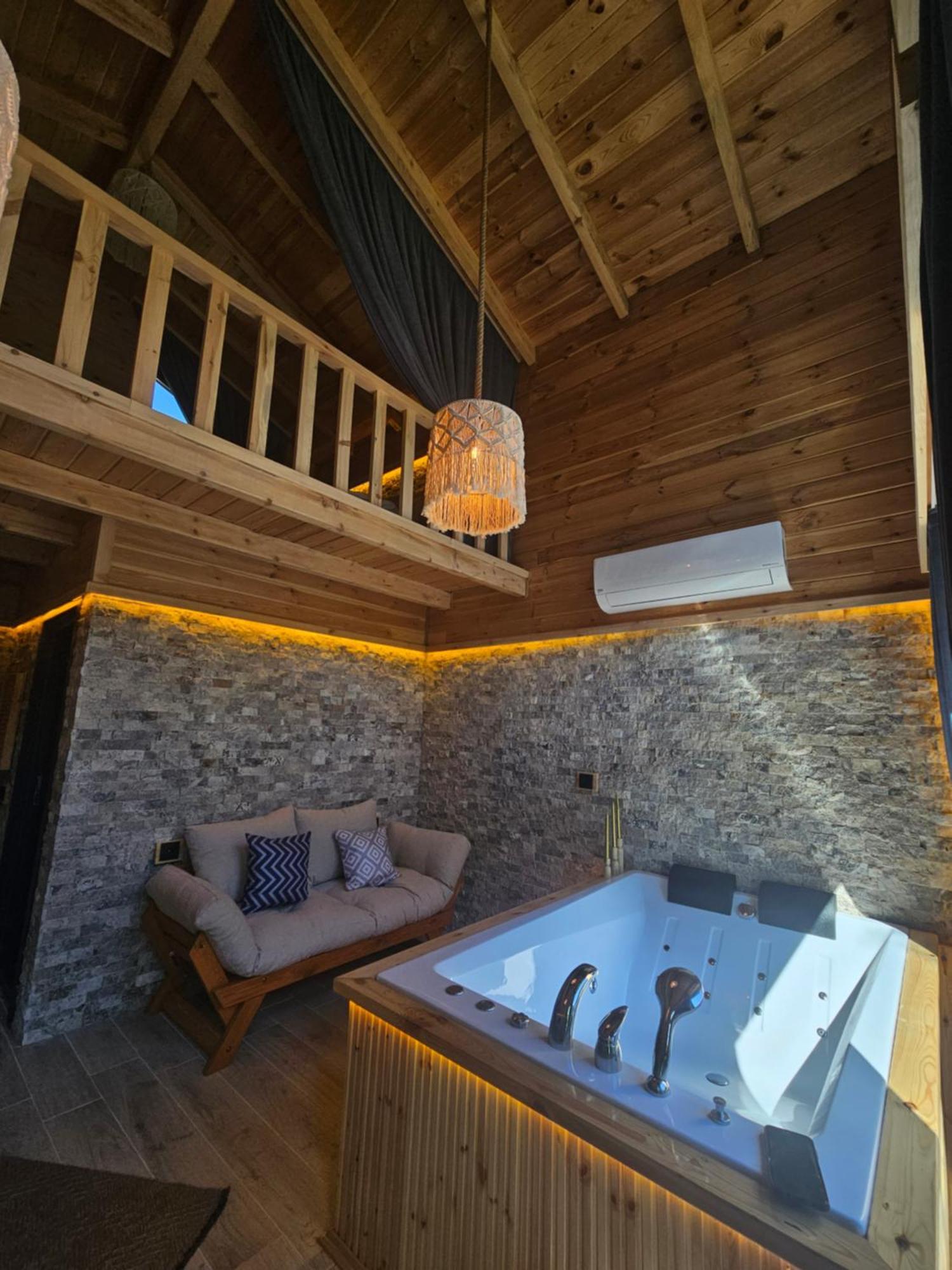 Heyamoo Tatil Koeyue