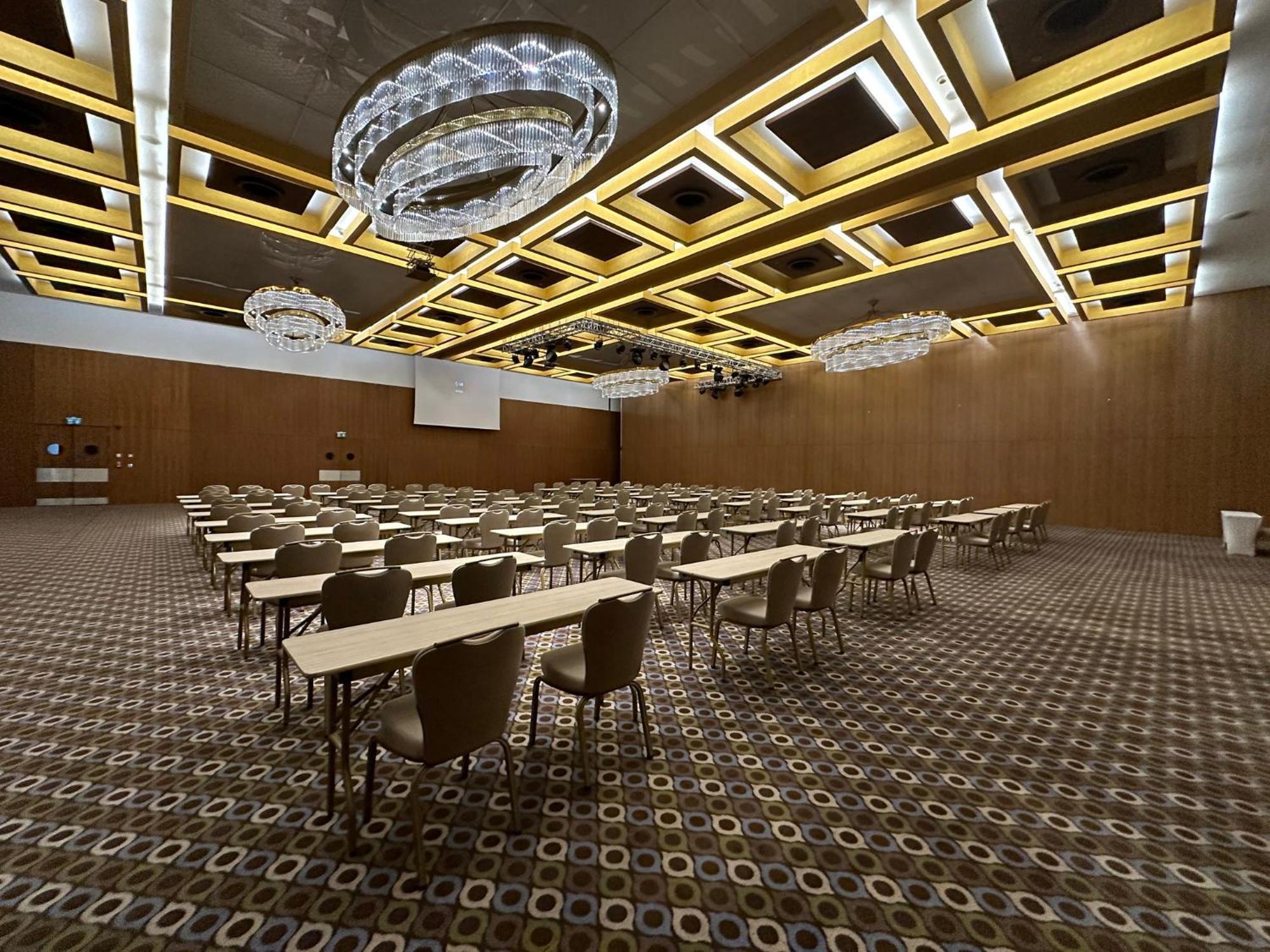 Crowne Plaza By Ihg Hotel 5*