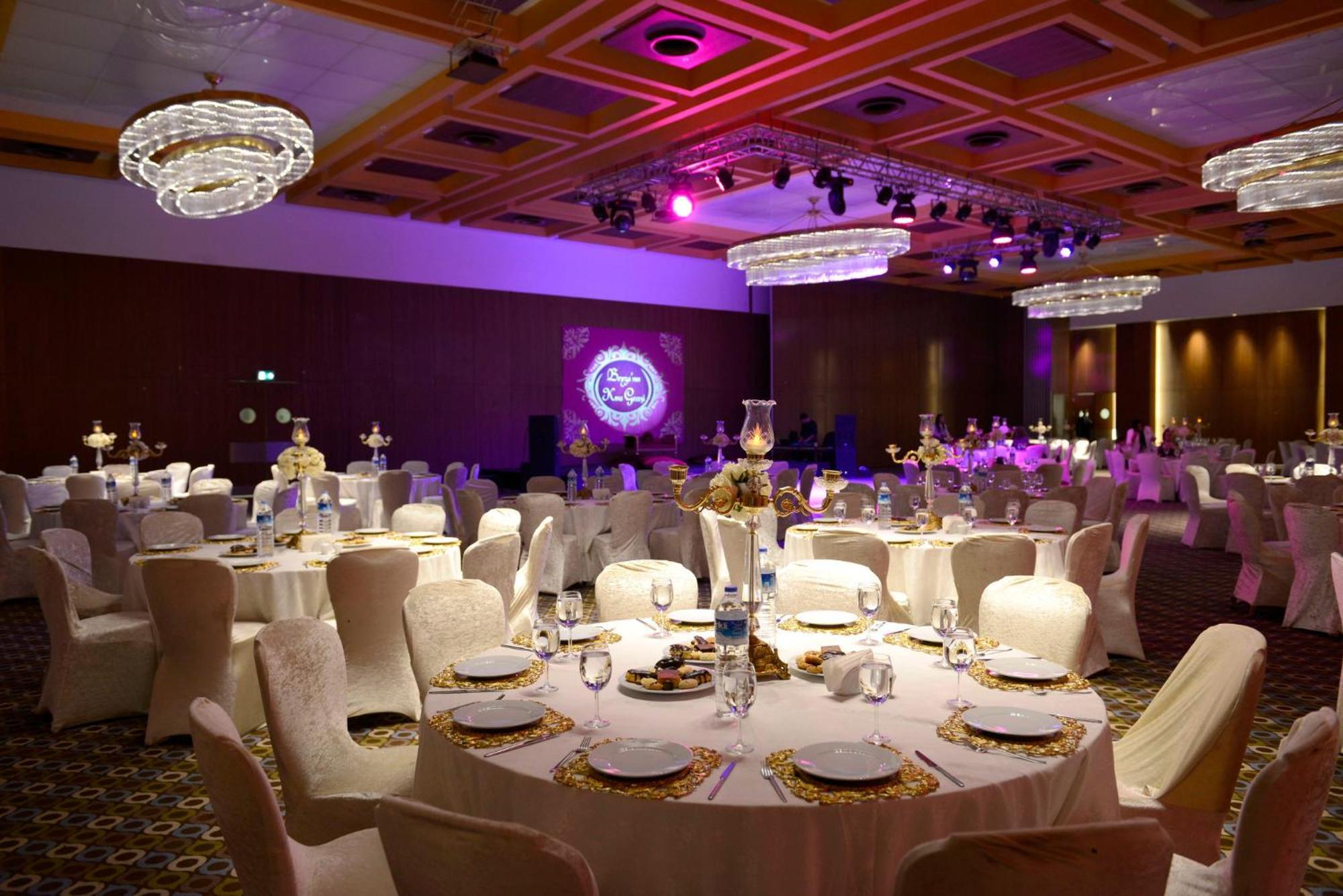 Crowne Plaza By Ihg 5*