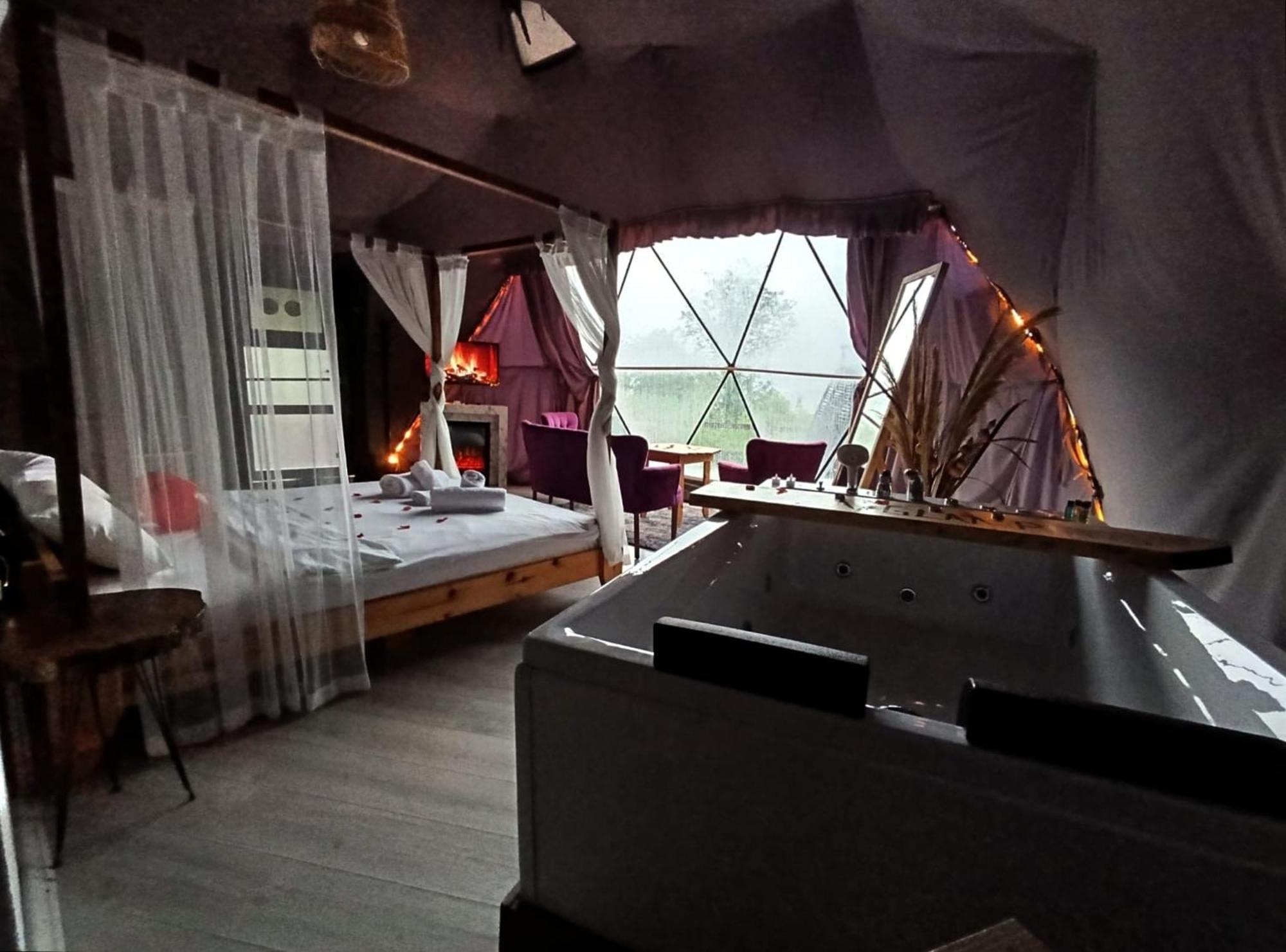 Campsite Me-ga Glamping *