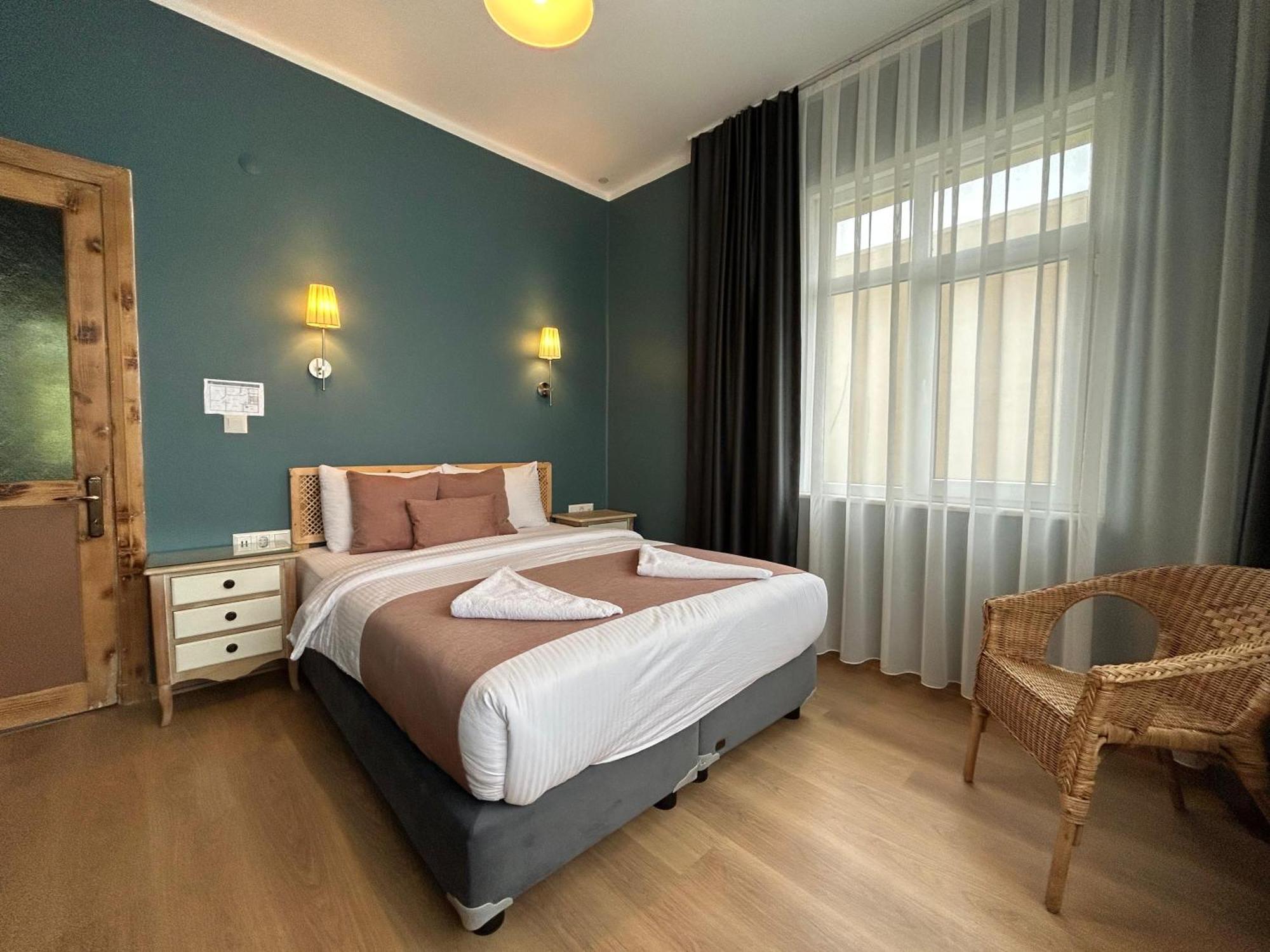 Waterfront By The Tram - Private Terrace With Dome & Golden Horn View In Fatih Holiday home *