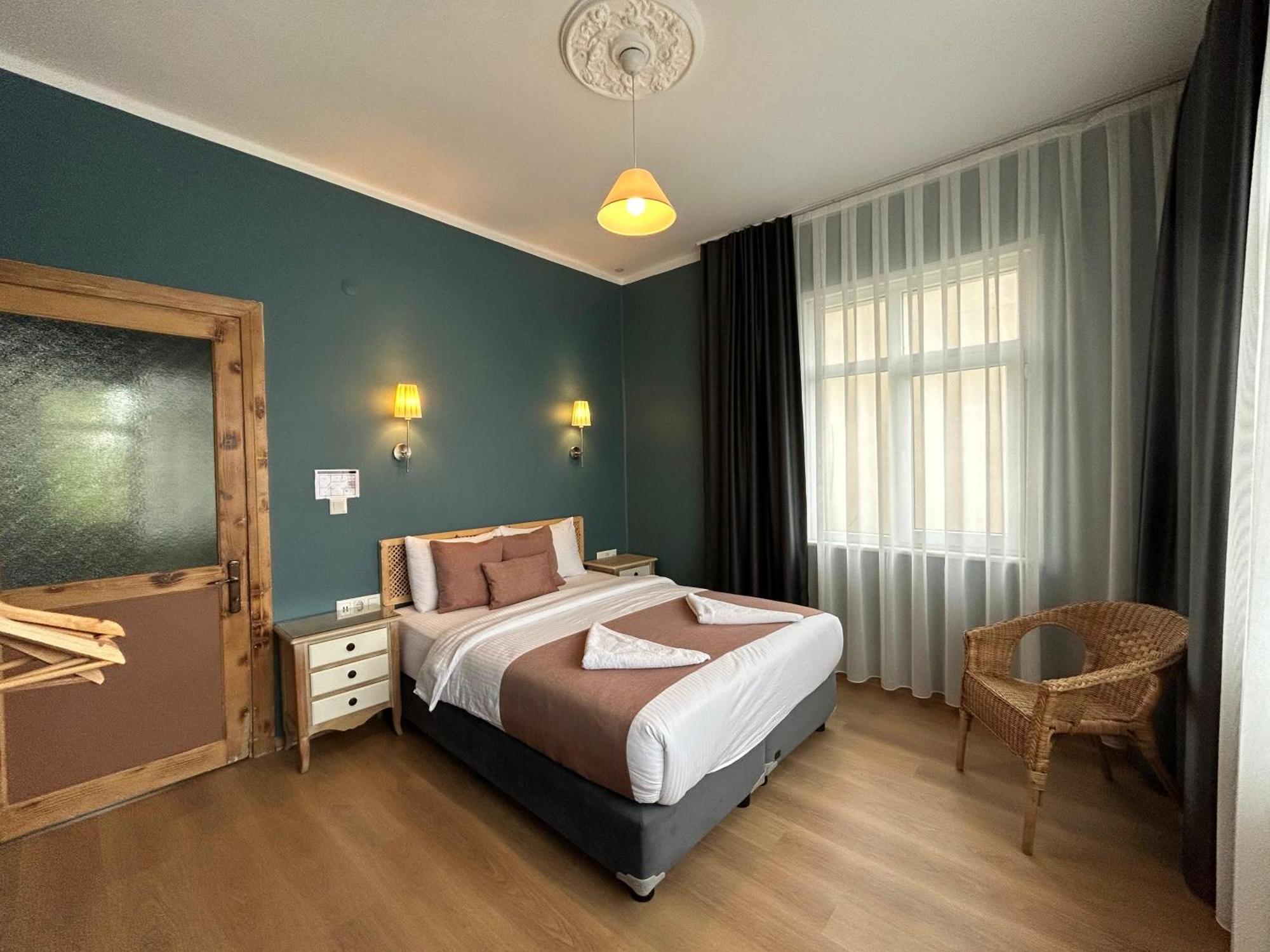 Waterfront By The Tram - Private Terrace With Dome & Golden Horn View In Fatih Holiday home
