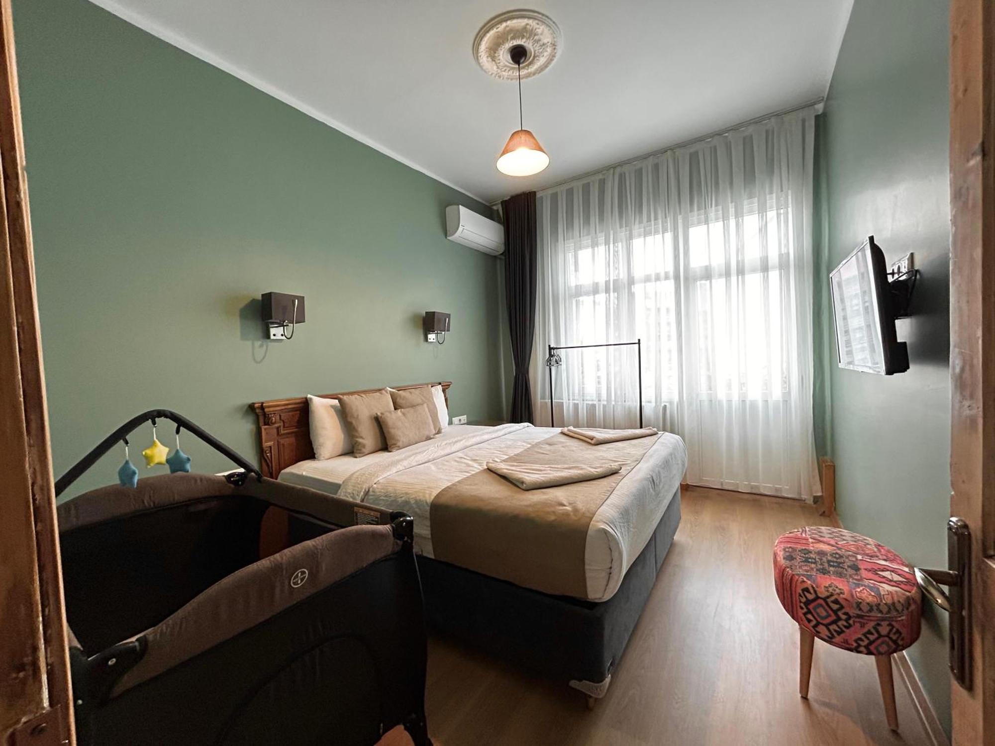 Waterfront By The Tram - Private Terrace With Dome & Golden Horn View In Fatih Holiday home *