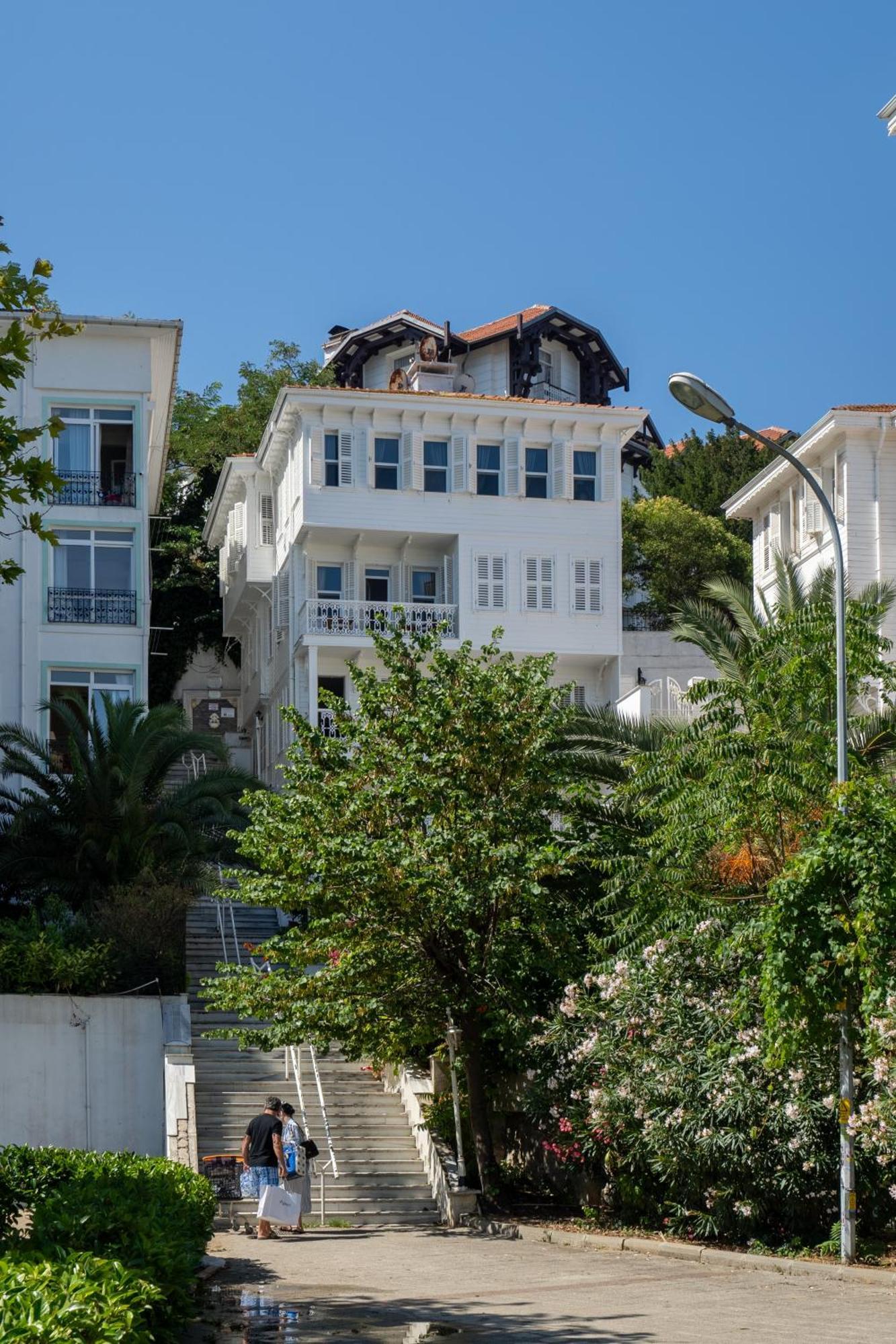Apartment Epic Escape Homes Adalar