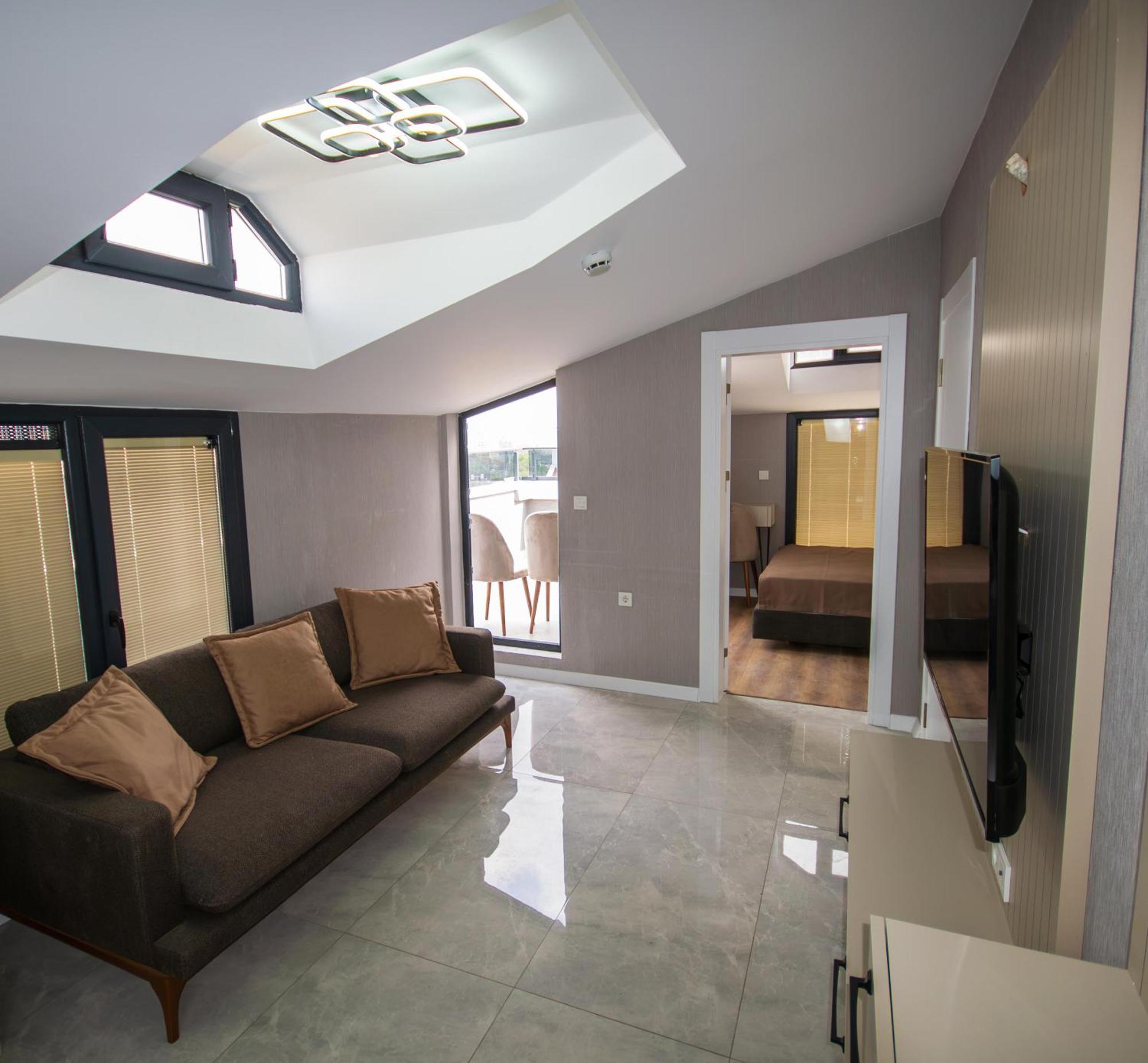 Luxury Life 3*