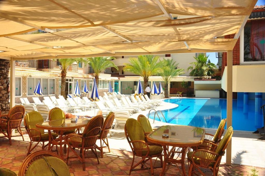 Cinar Family Suite Hotel Side 3* Side