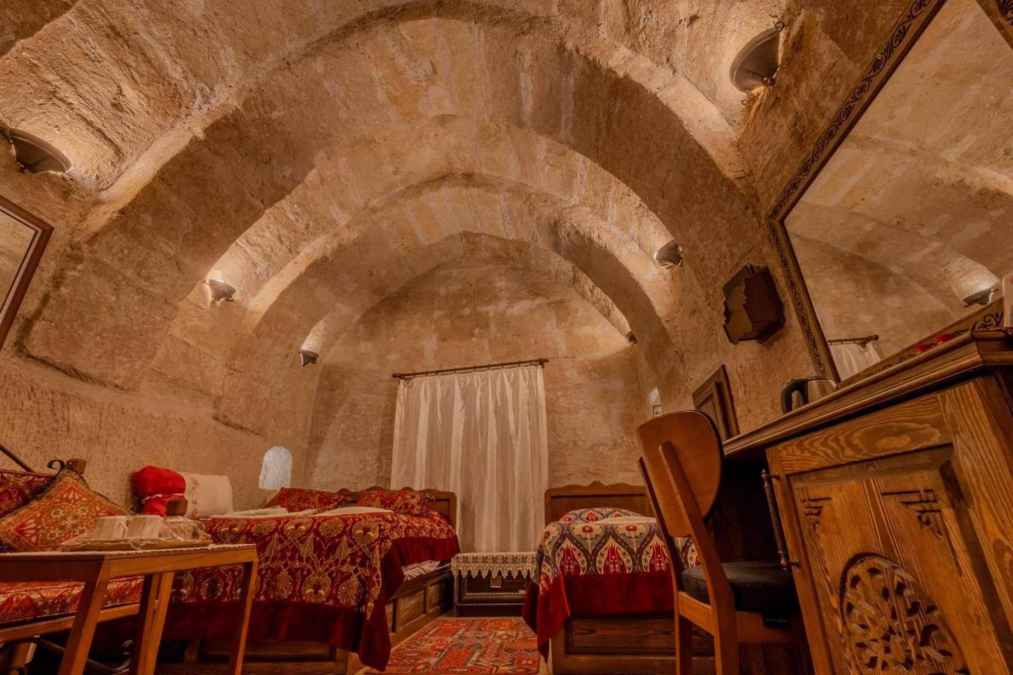 Hotel Valley Cave House 2*