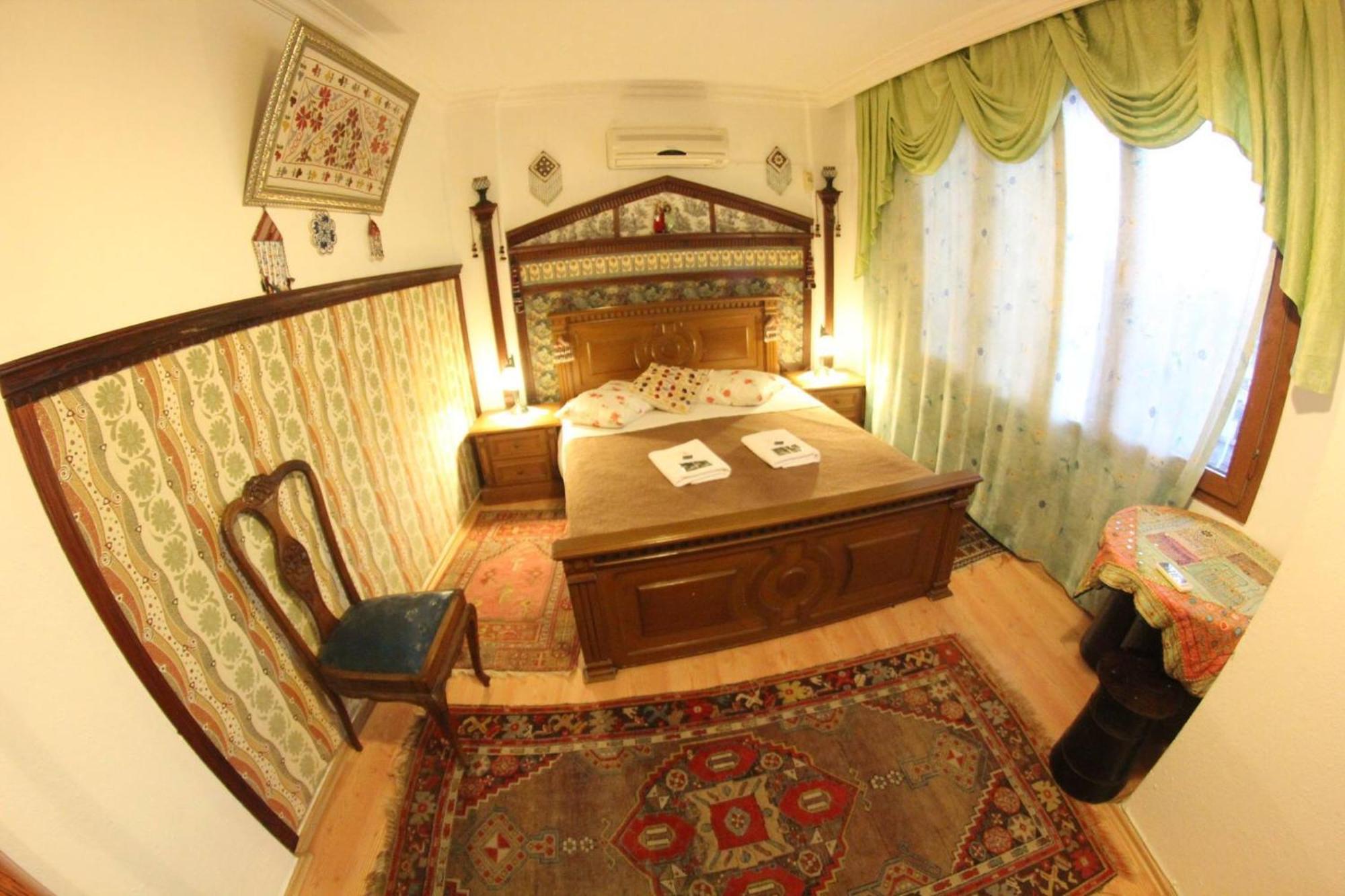 Homeros & Guest house