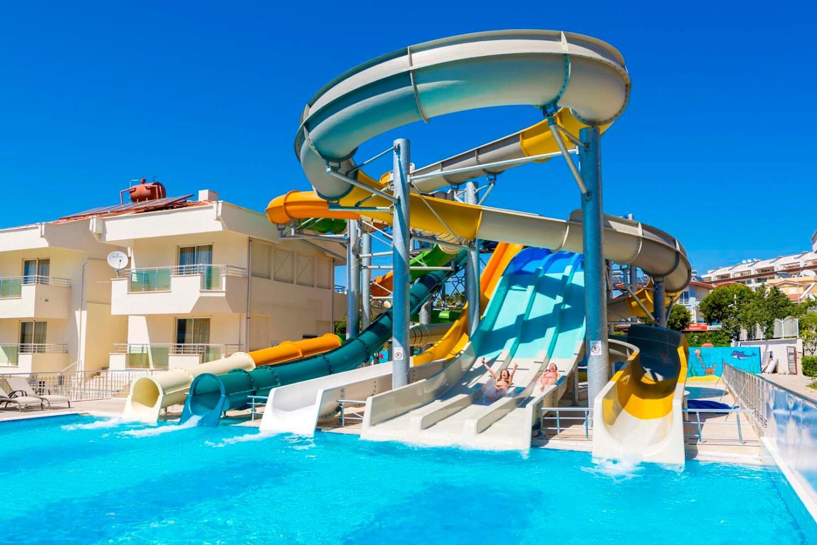 Dream World Hill Side