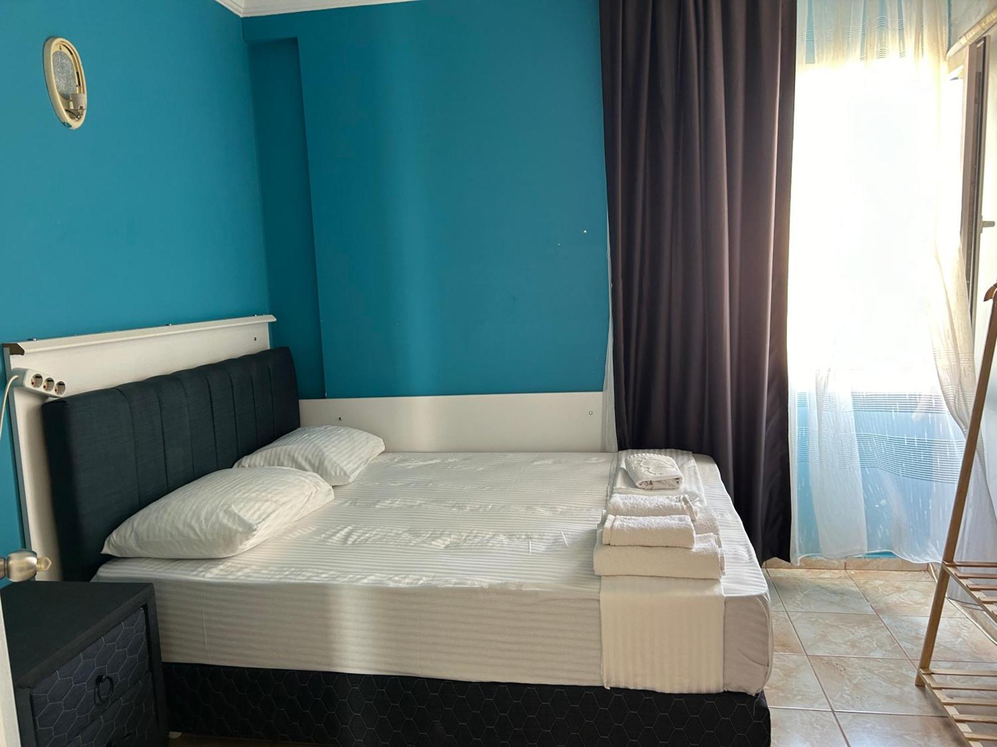 Hotel Grand *