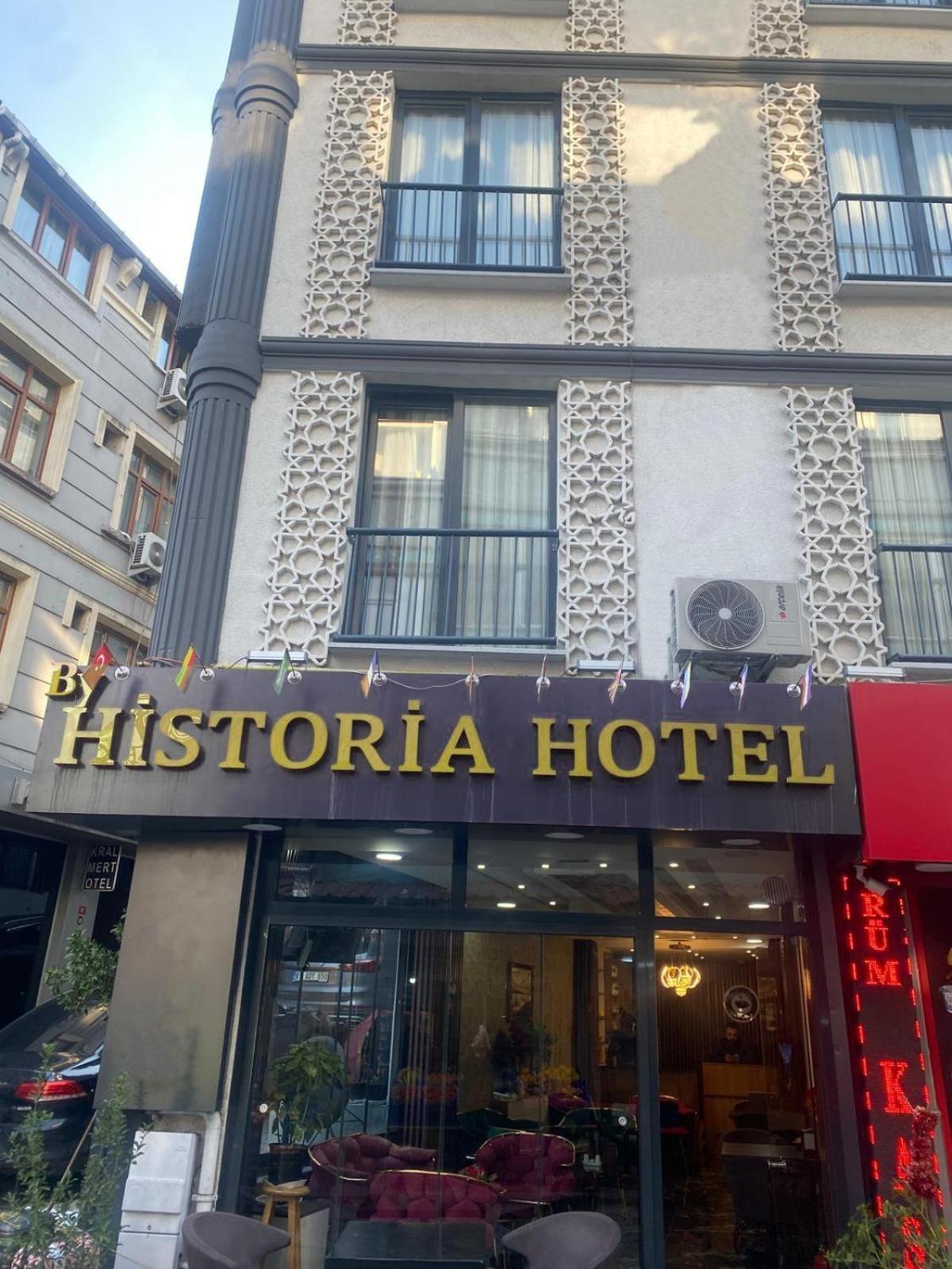 By Historia