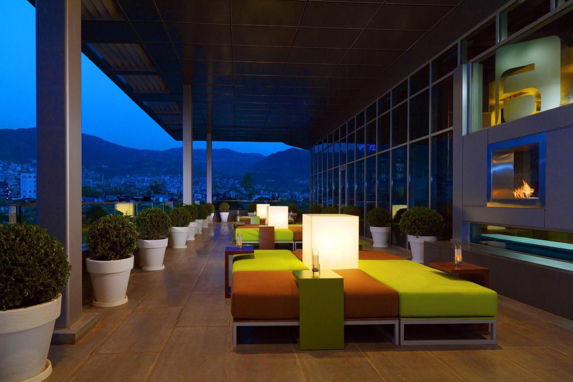 Aloft Hotel 3*