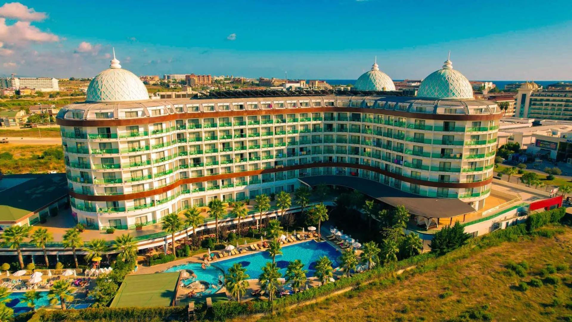 Dream World Aqua Hotel 5*