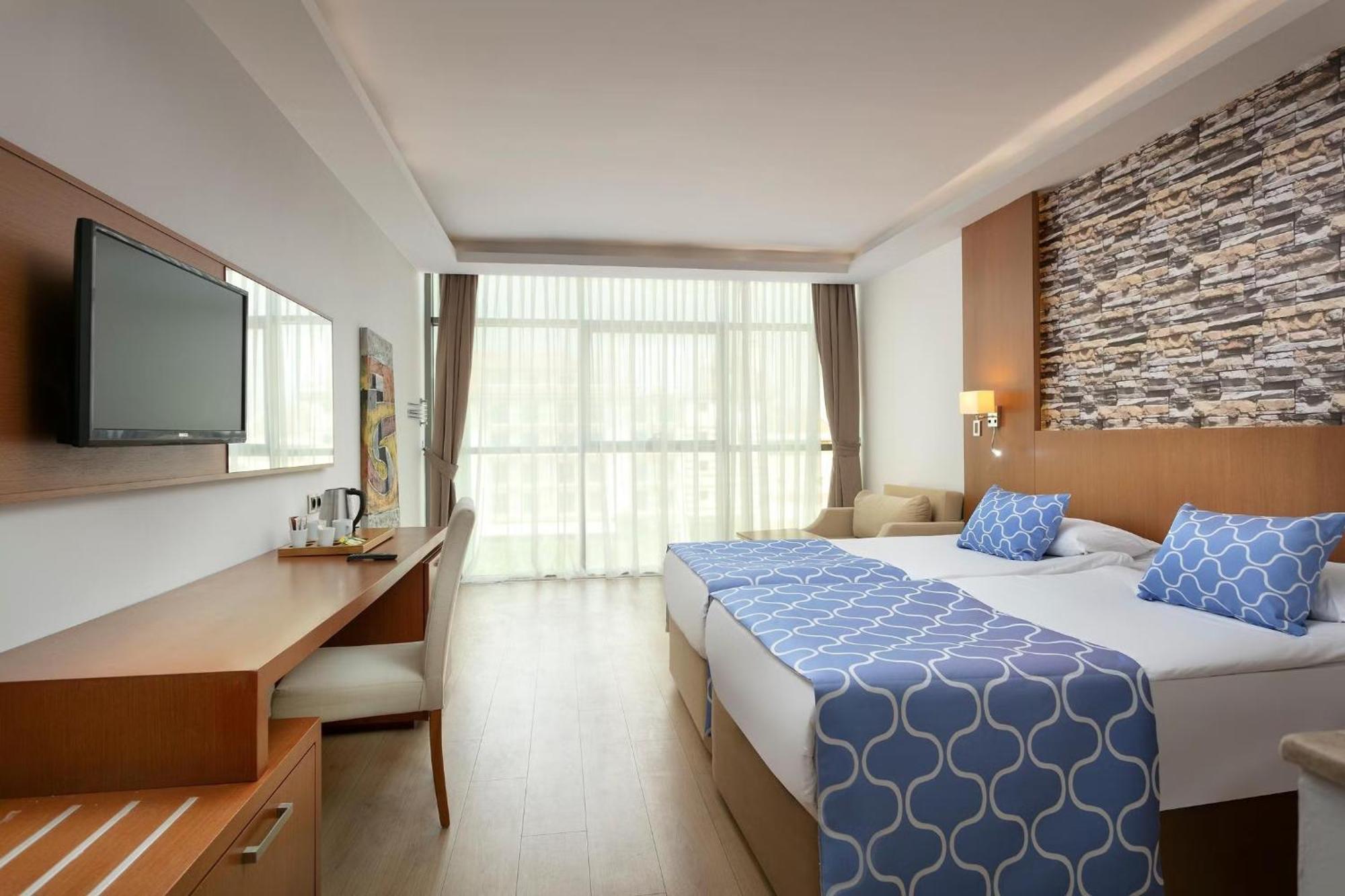 Armas Life Hotel