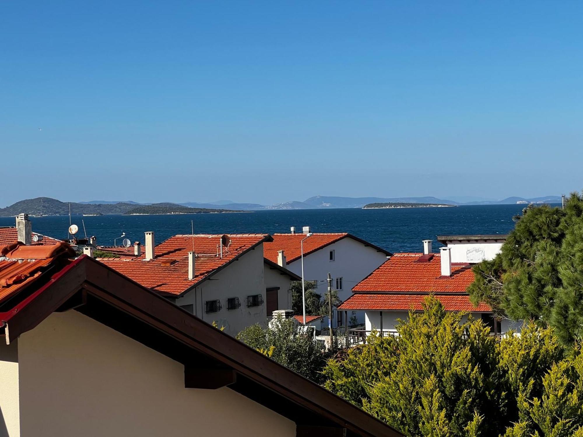 Ada Urla
