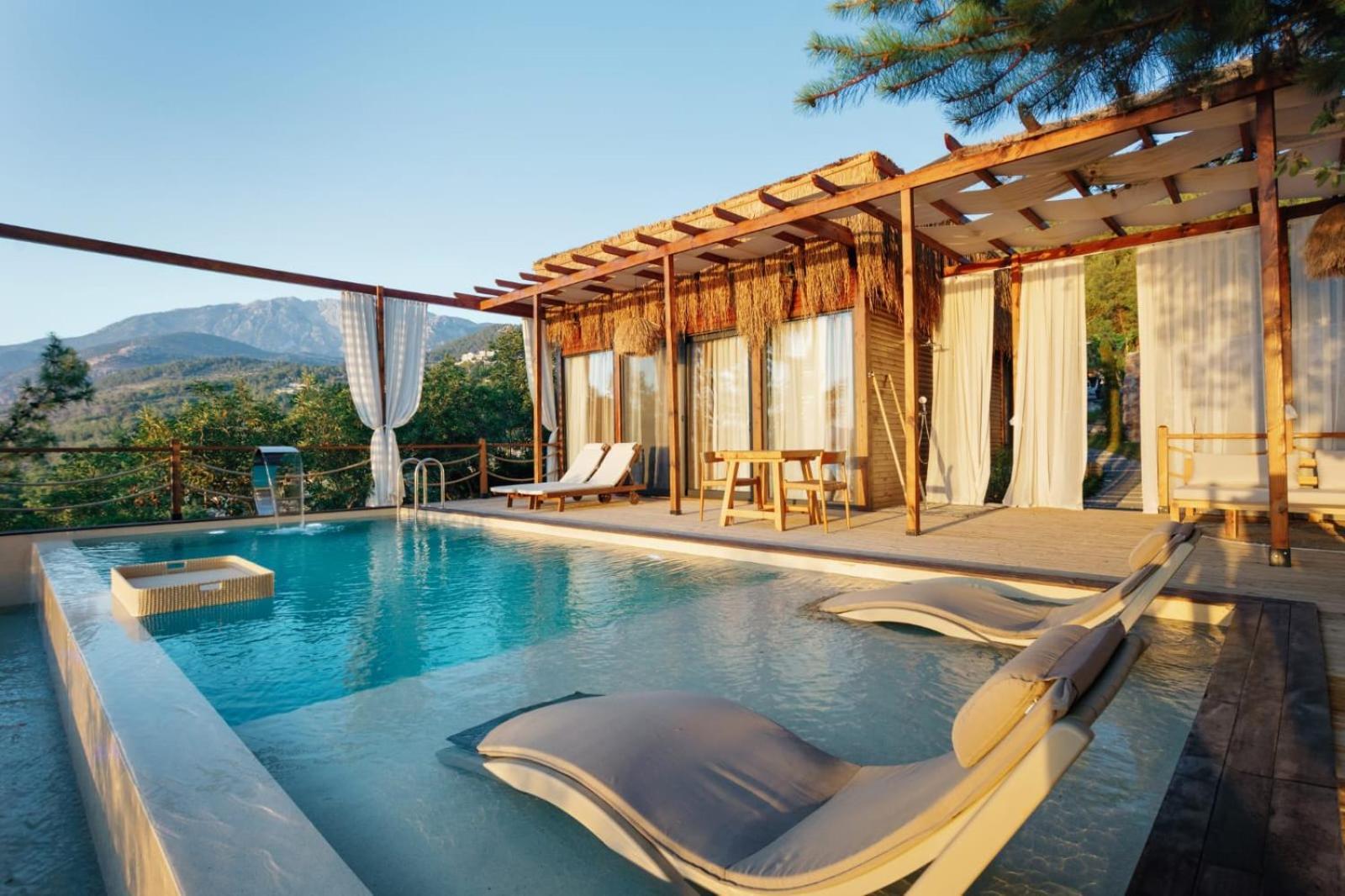 Lov Adults Only Hotel 3*