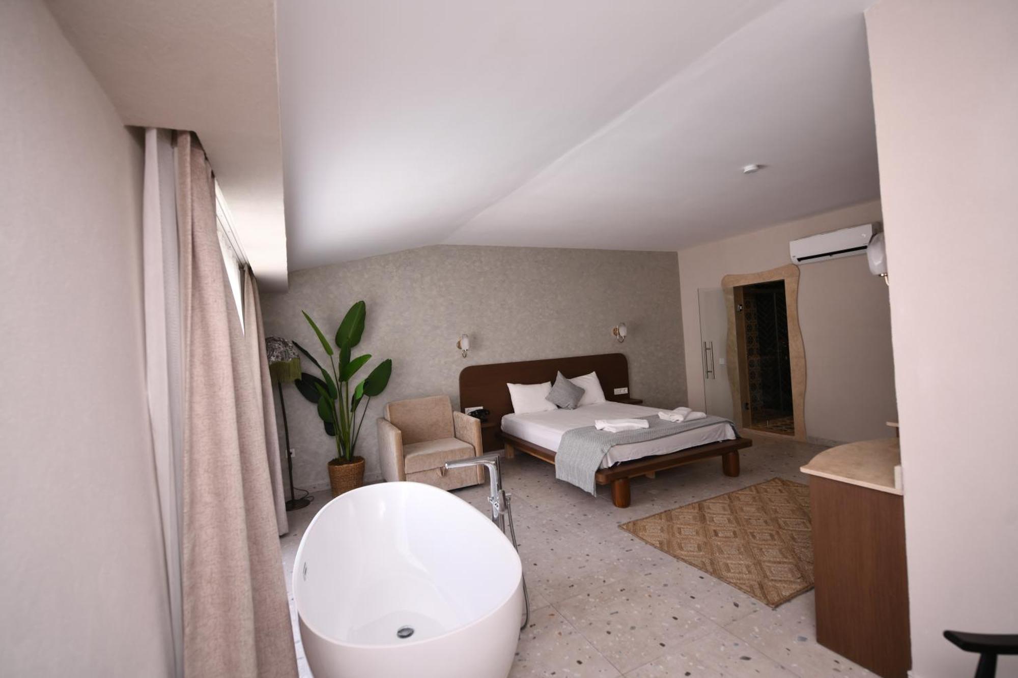Hotel Montebello Deluxe