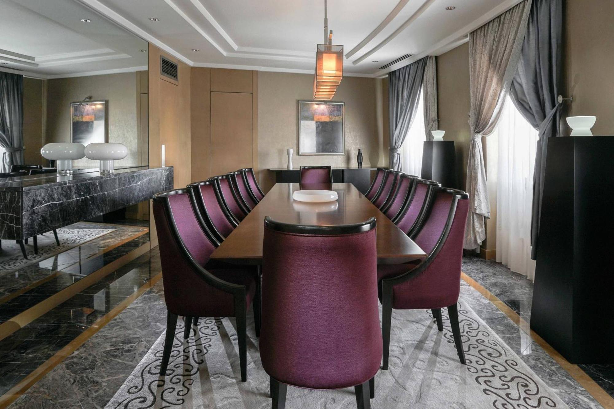 Hotel Sheraton & Convention Center 5*