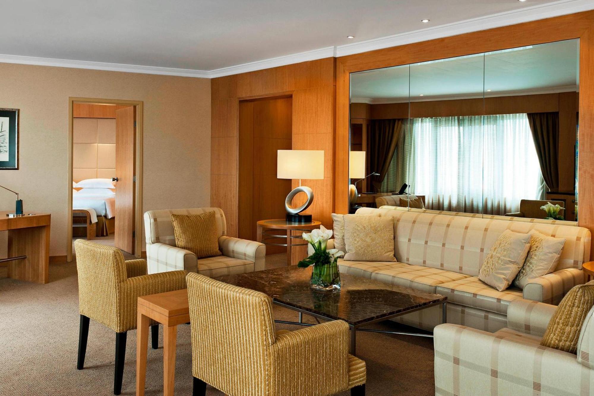 Hotel Sheraton & Convention Center