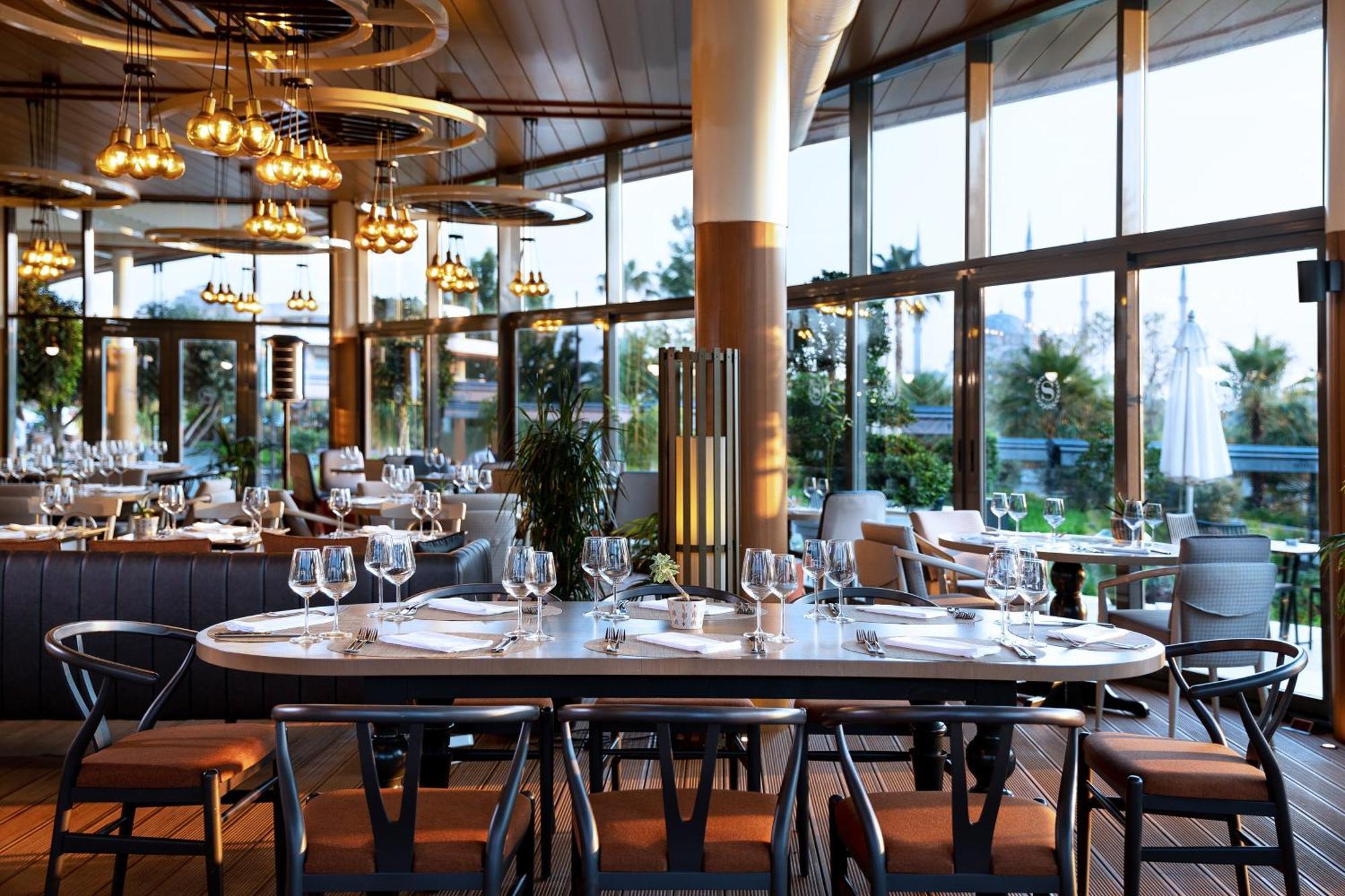Sheraton Grand Hotel 5*