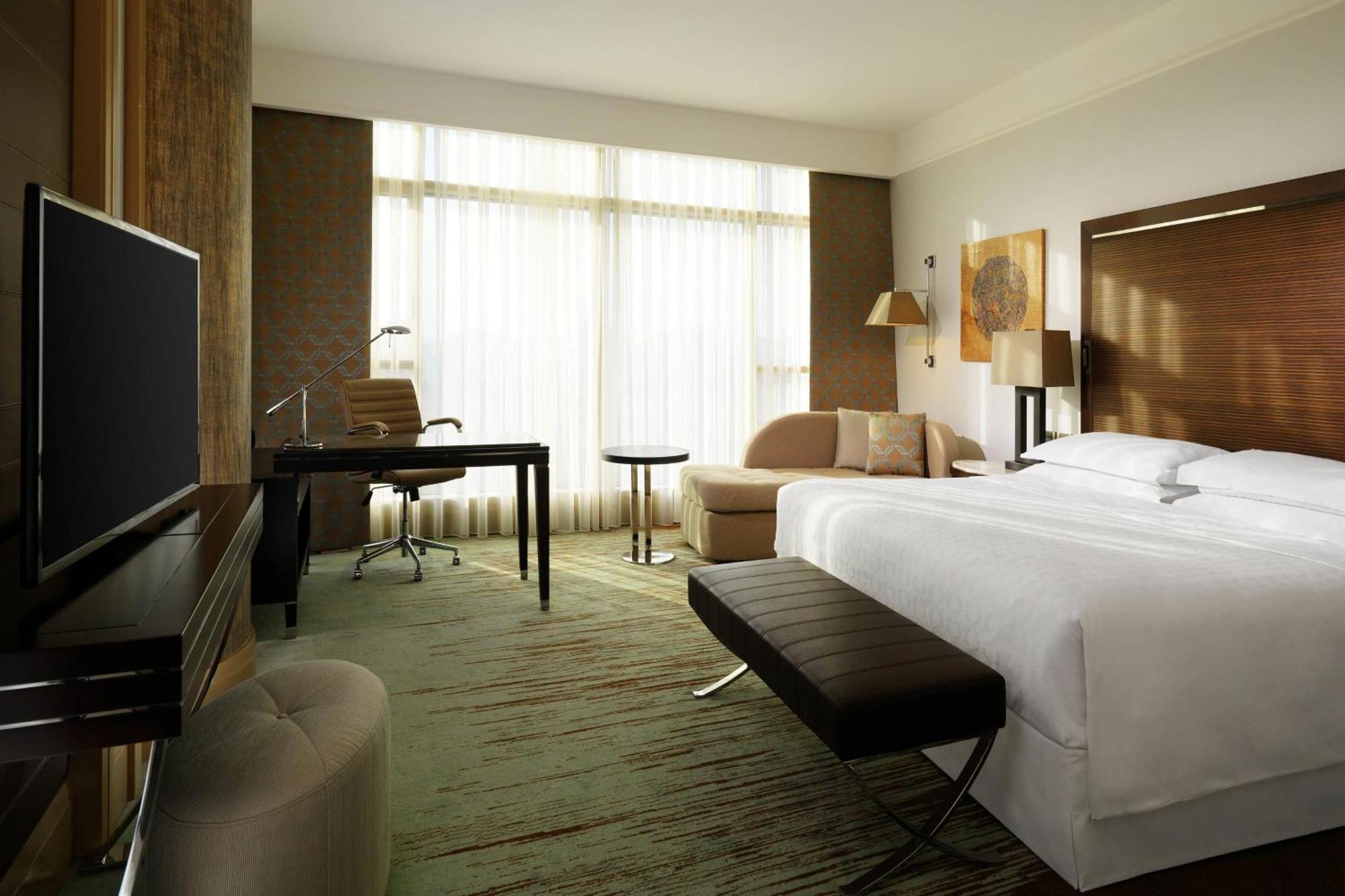 Sheraton Grand Hotel