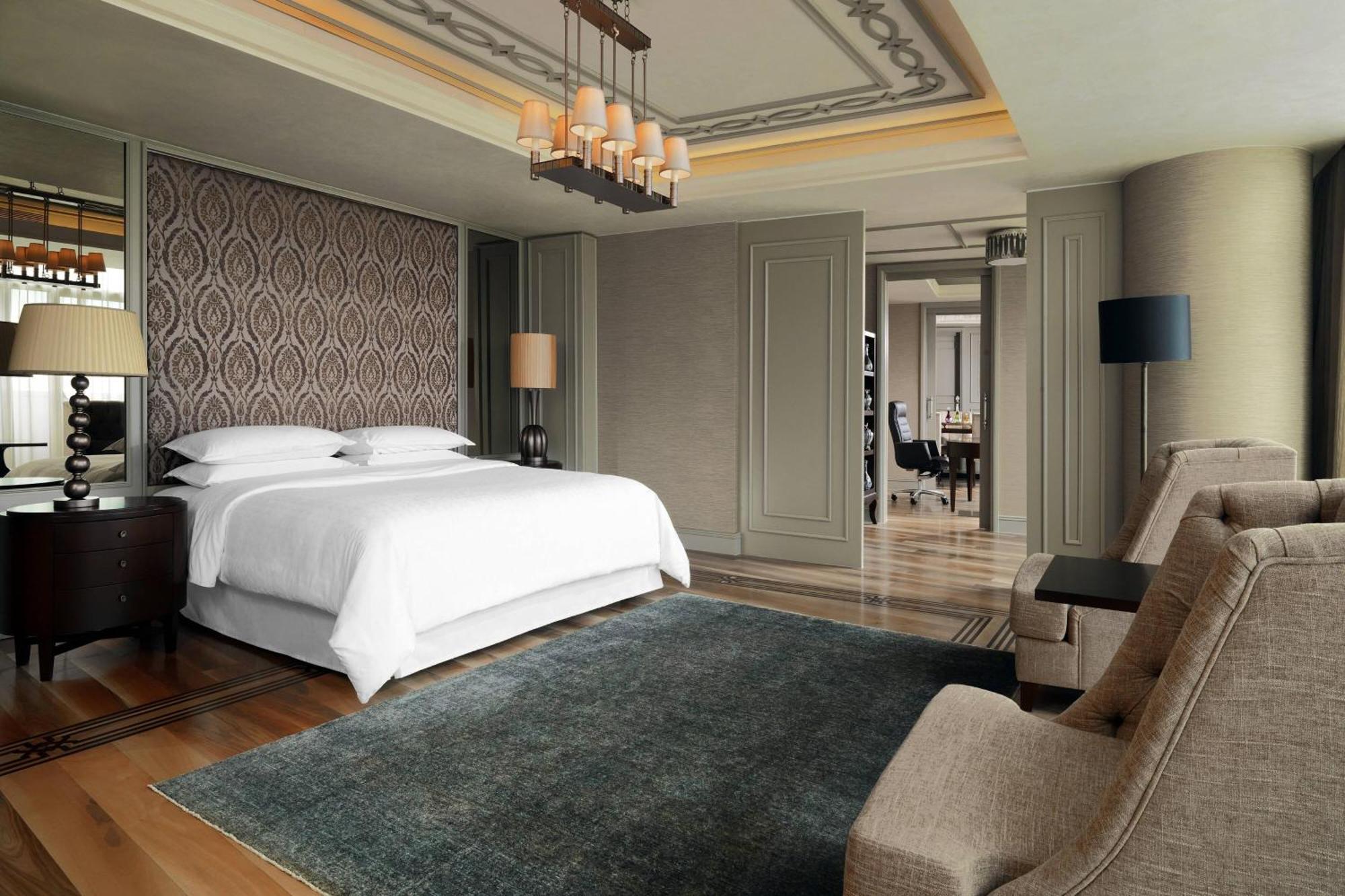 Sheraton Grand Hotel