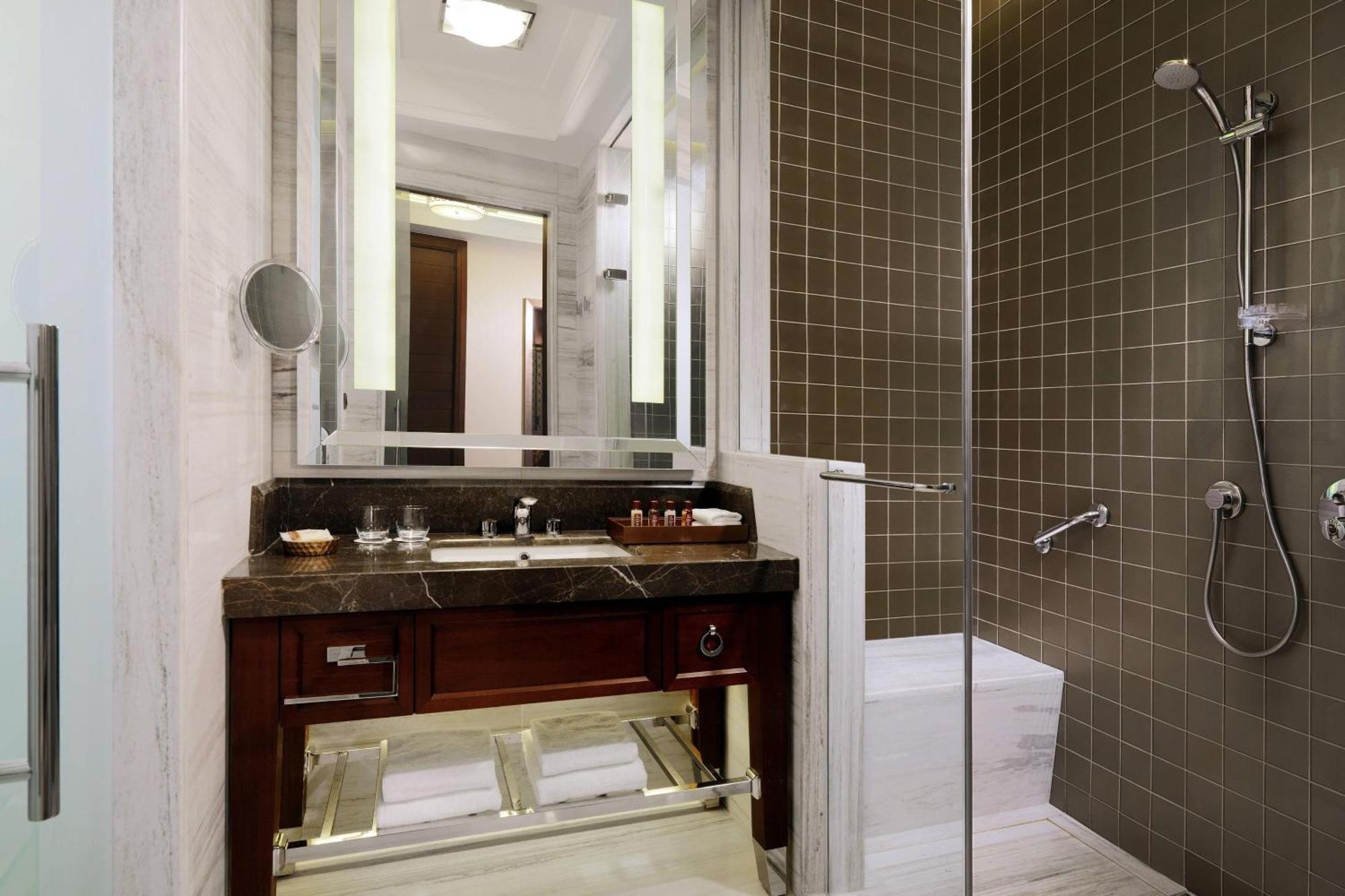 Hotel Sheraton Grand 5*