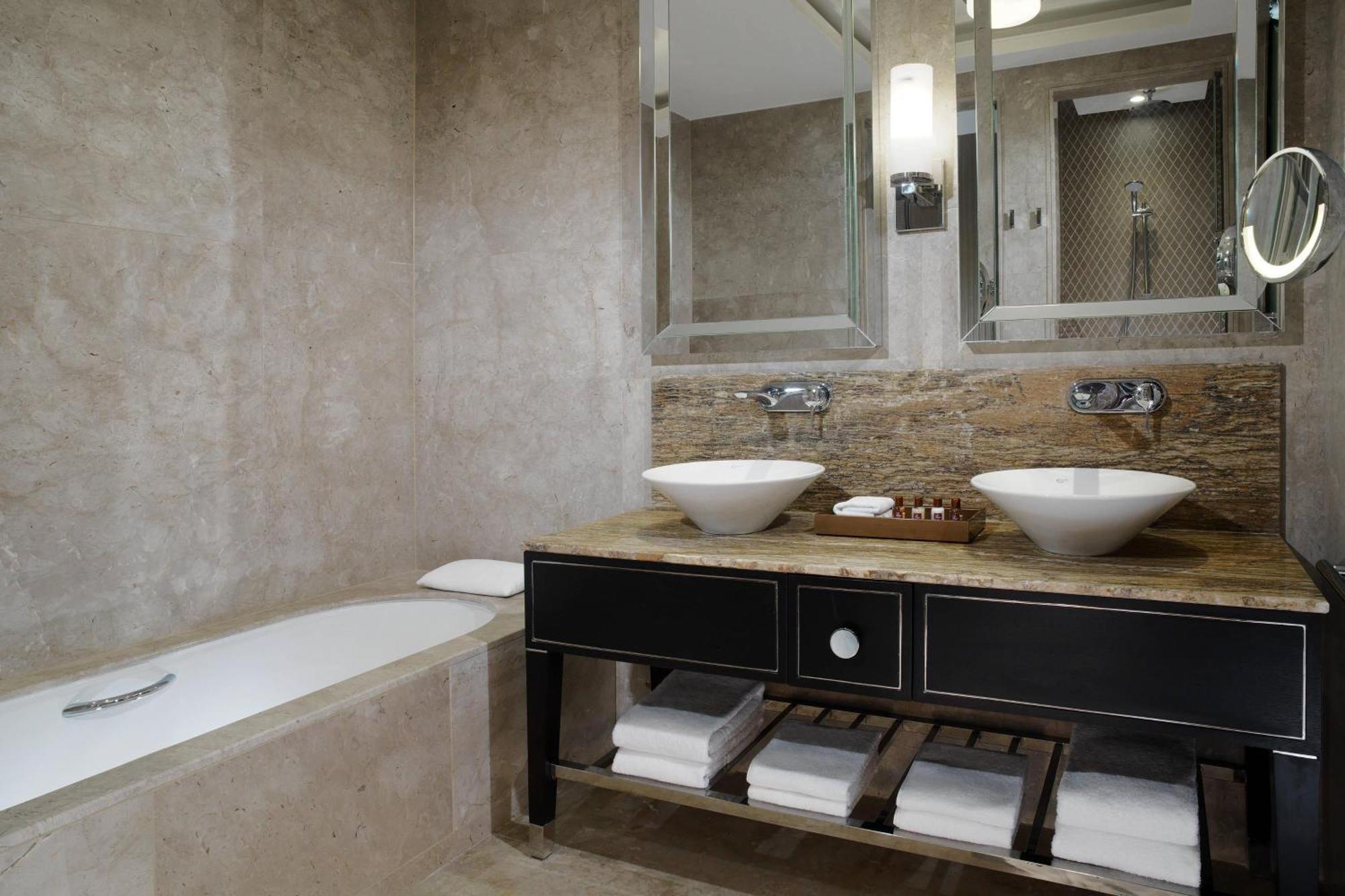 Sheraton Grand 5*
