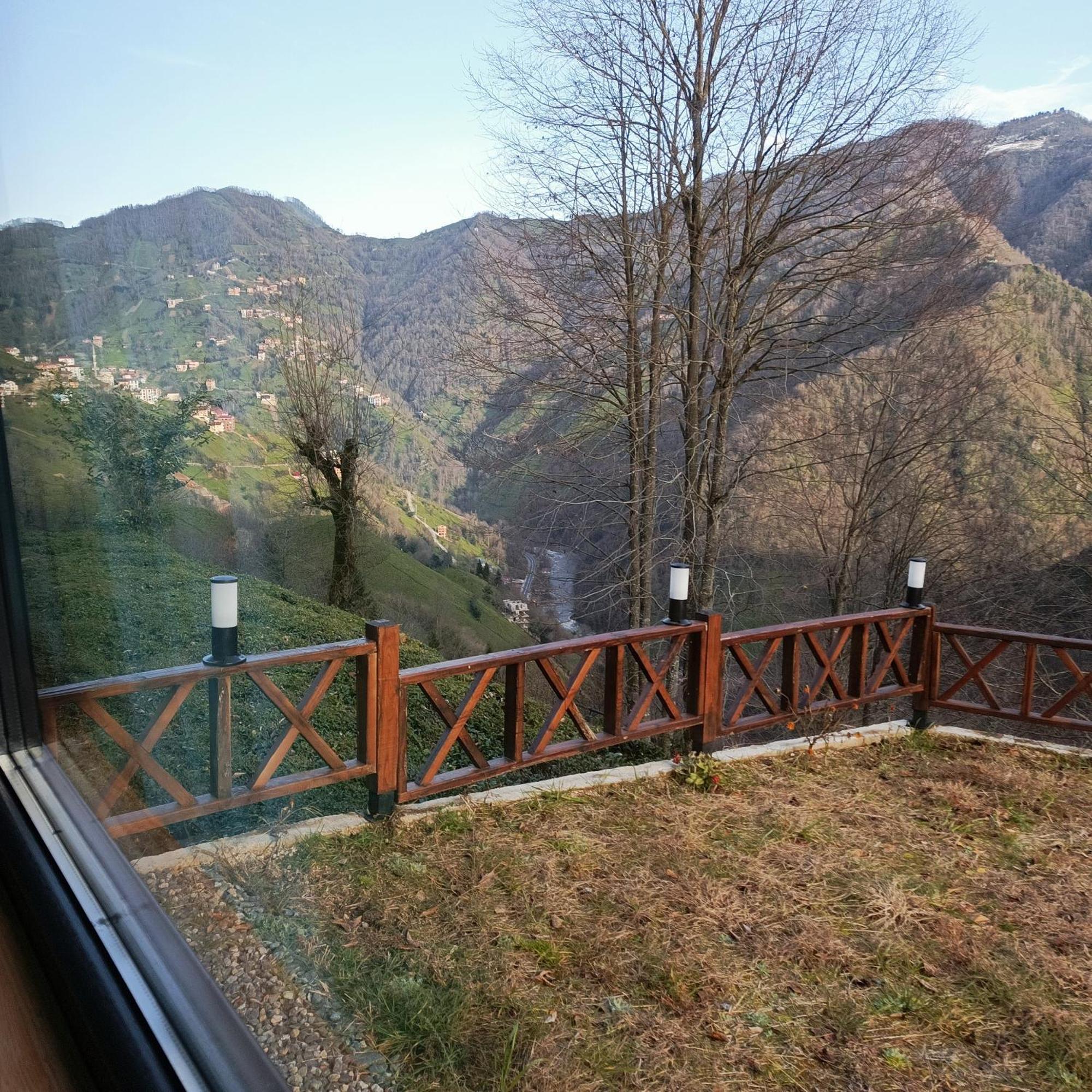 Emosh'un Tatil Koeyue * Ardesen