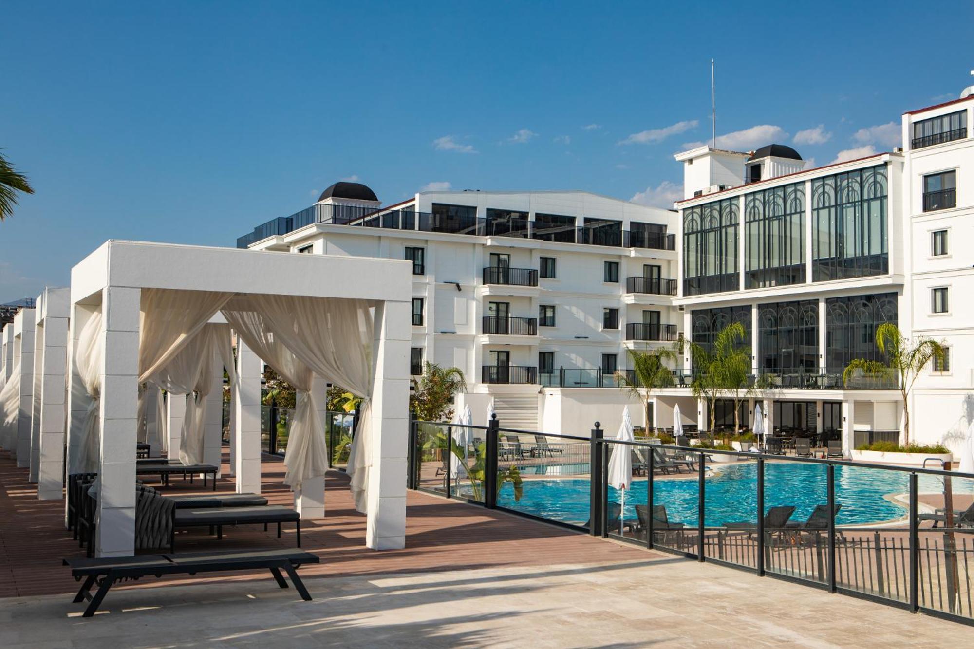 Ramada By Wyndham Hotel 5*
