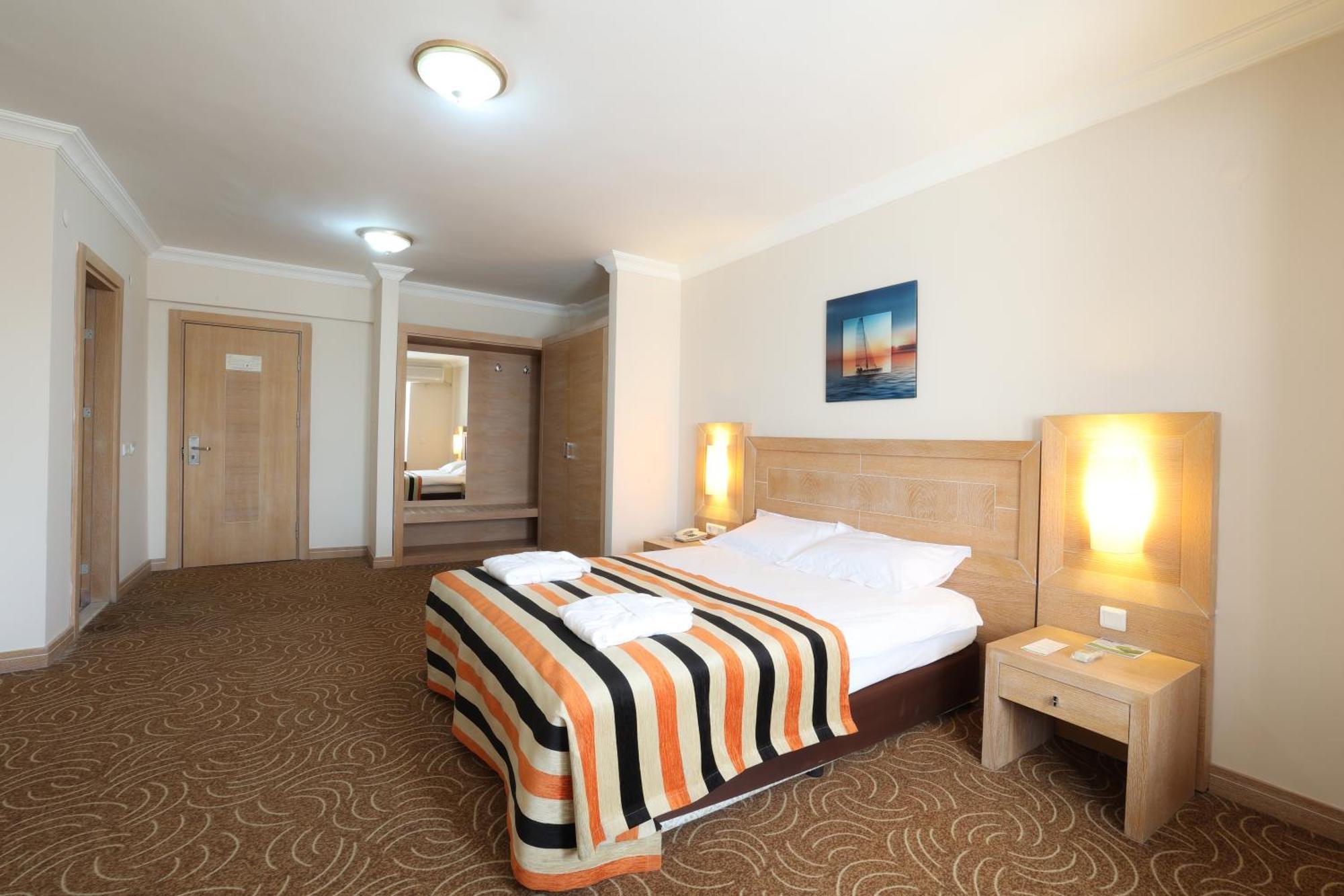 Hotel Crystal & Kaymakli