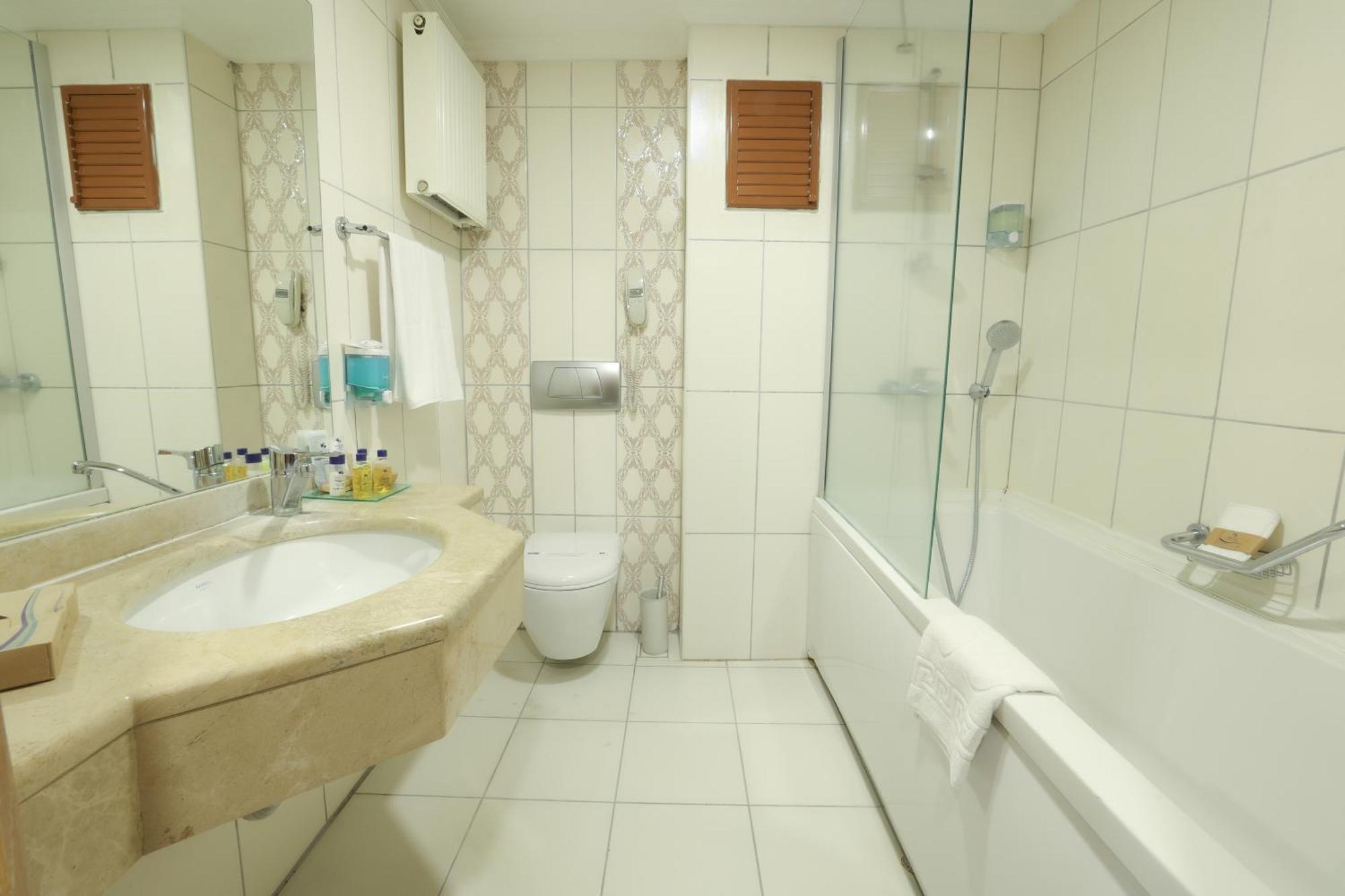 Hotel Crystal &