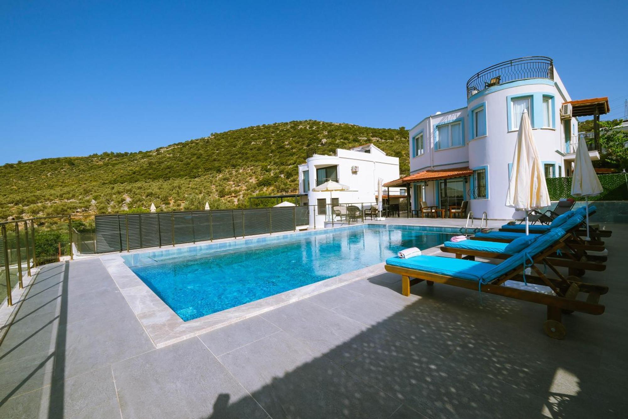 Manolya Villa