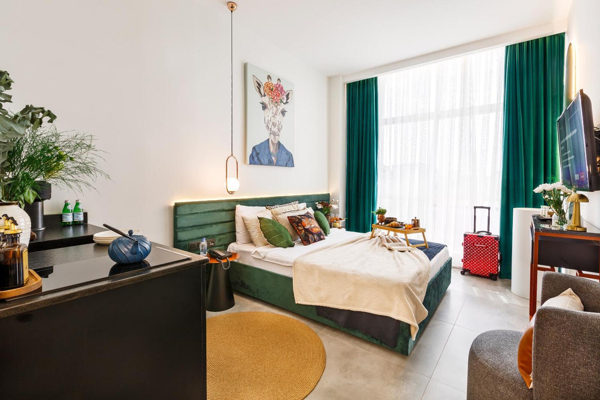 The One Living Hotel *